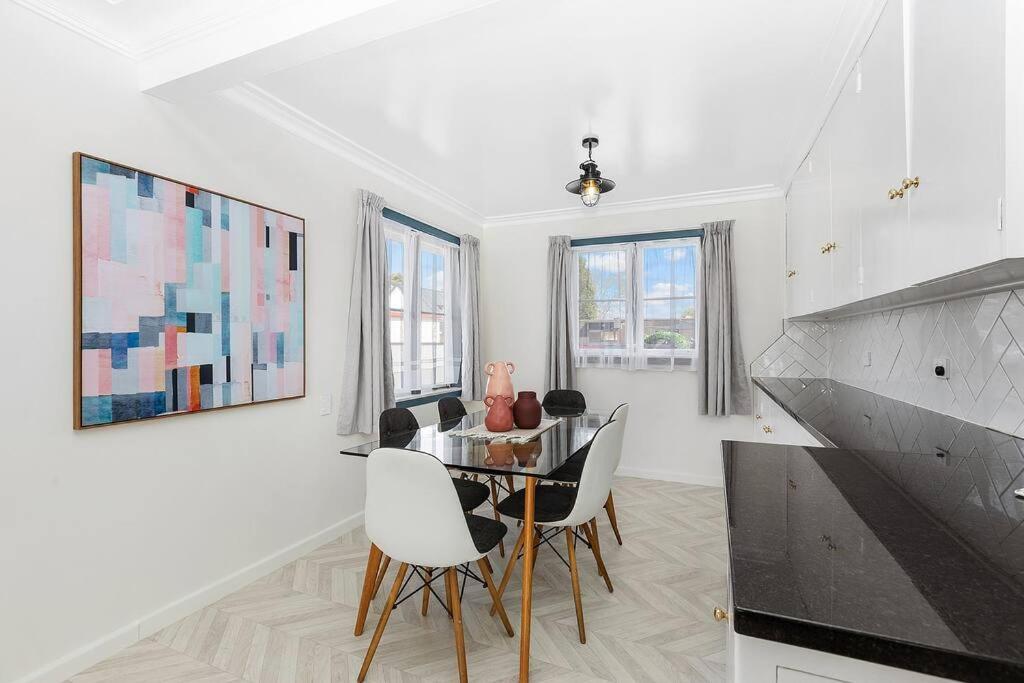Three-Bedroom House - Photo 8