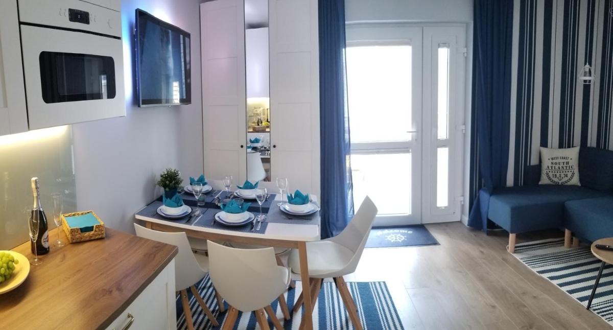Apartment with Balcony photo 1