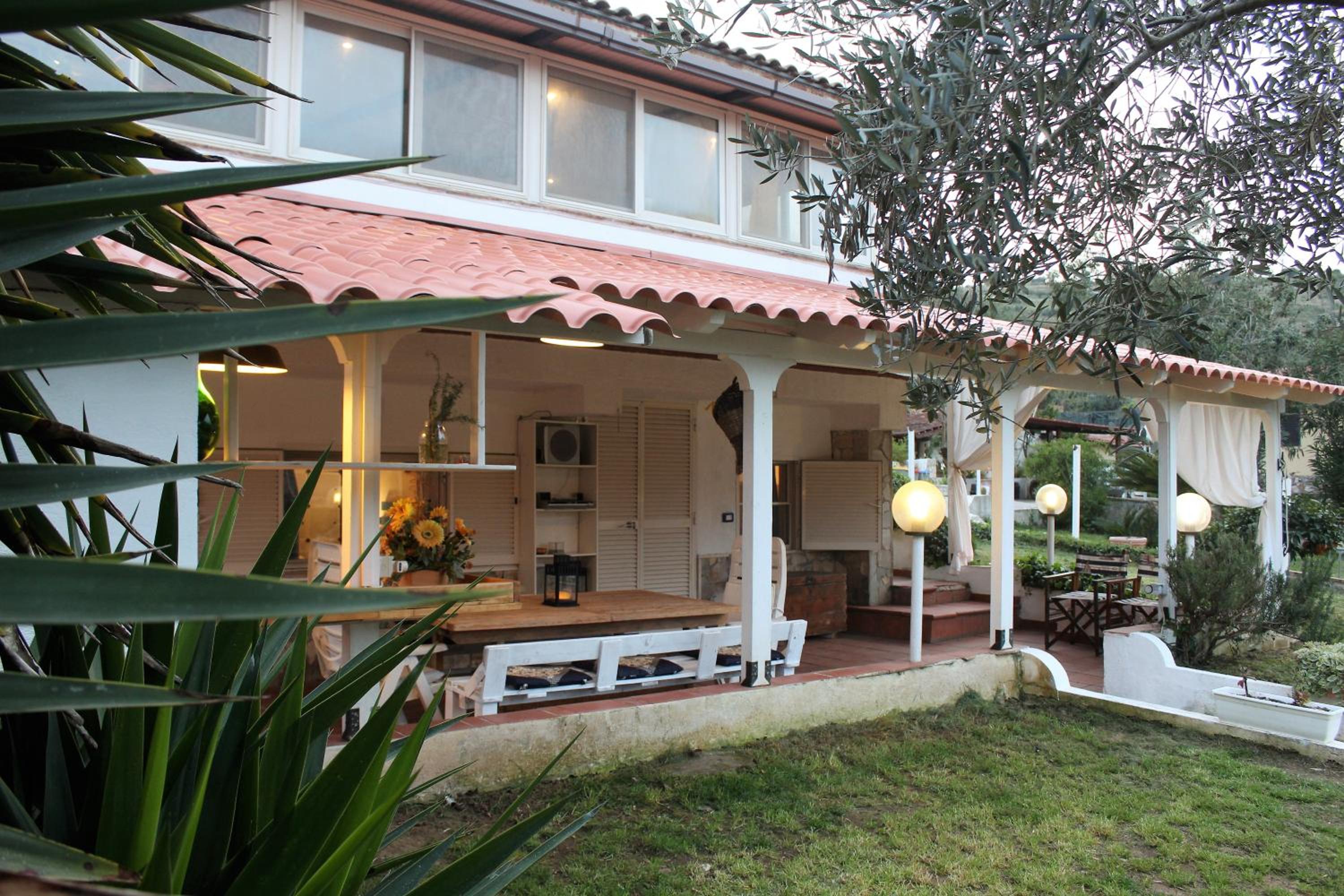 Two-Bedroom House photo 3