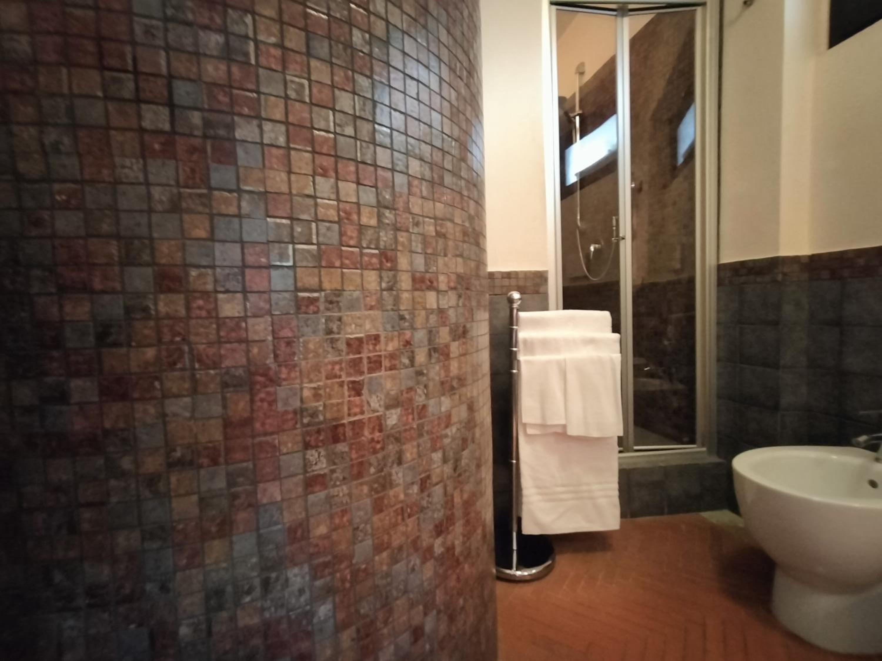 Double or Twin Room - Photo 3