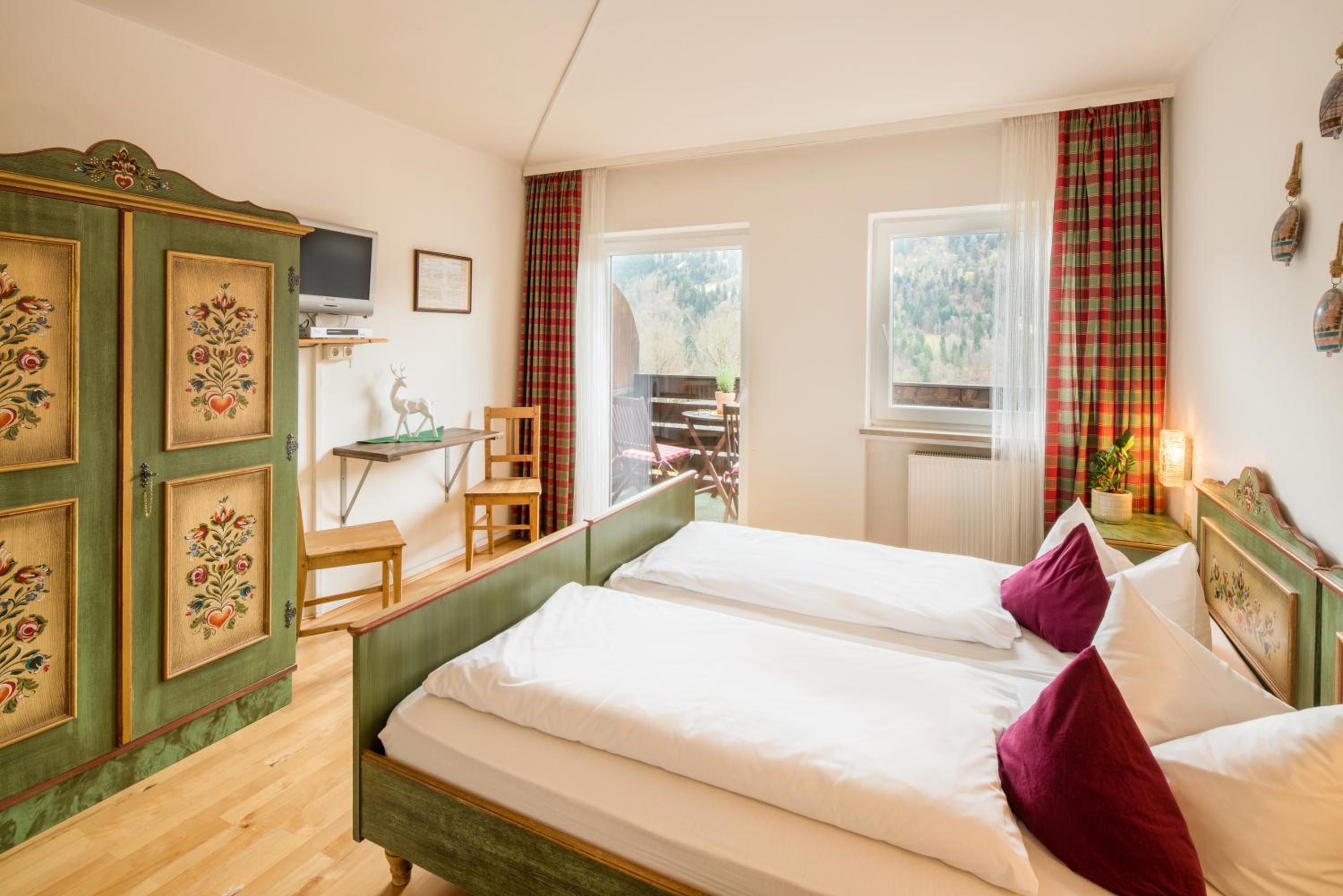 Double Room with Shared Bathroom photo 1