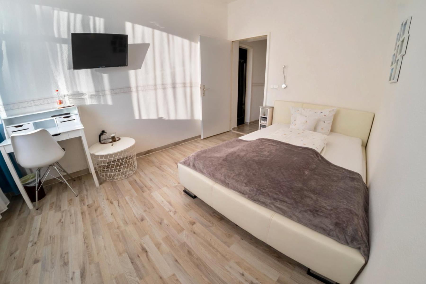 Deluxe Double Room with Shower photo 3