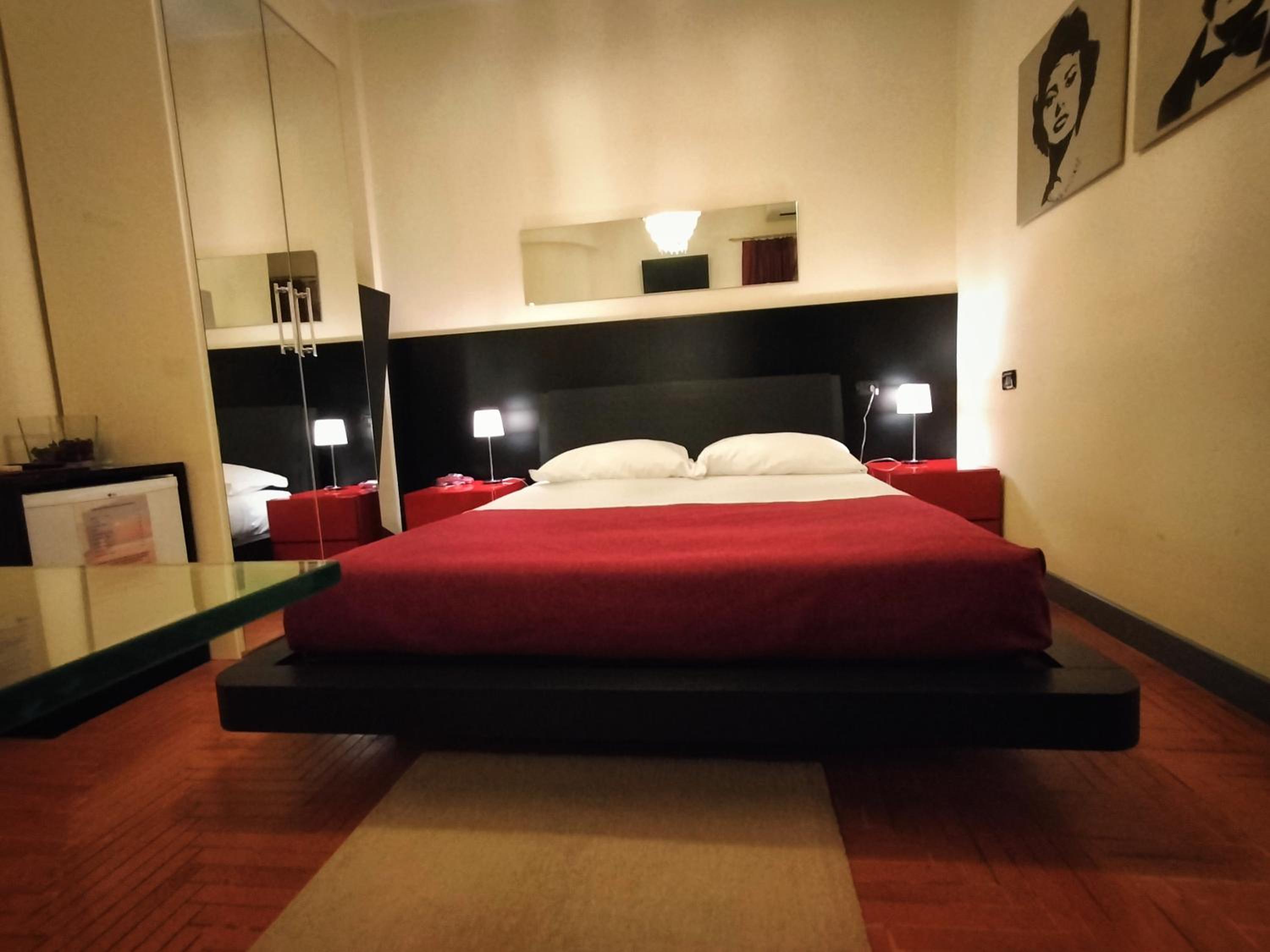 Double or Twin Room - Photo 11