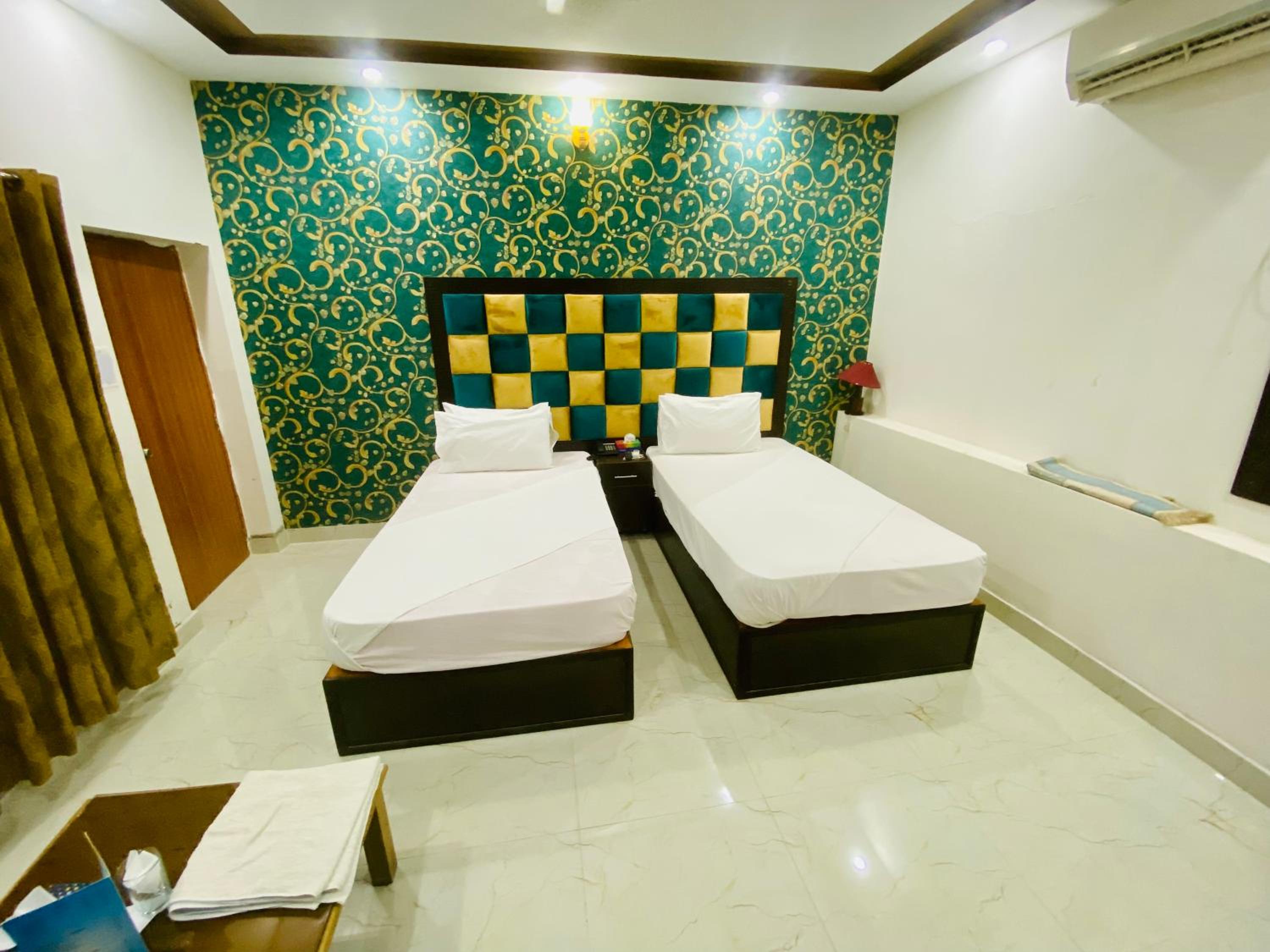 Deluxe Twin Room photo 2
