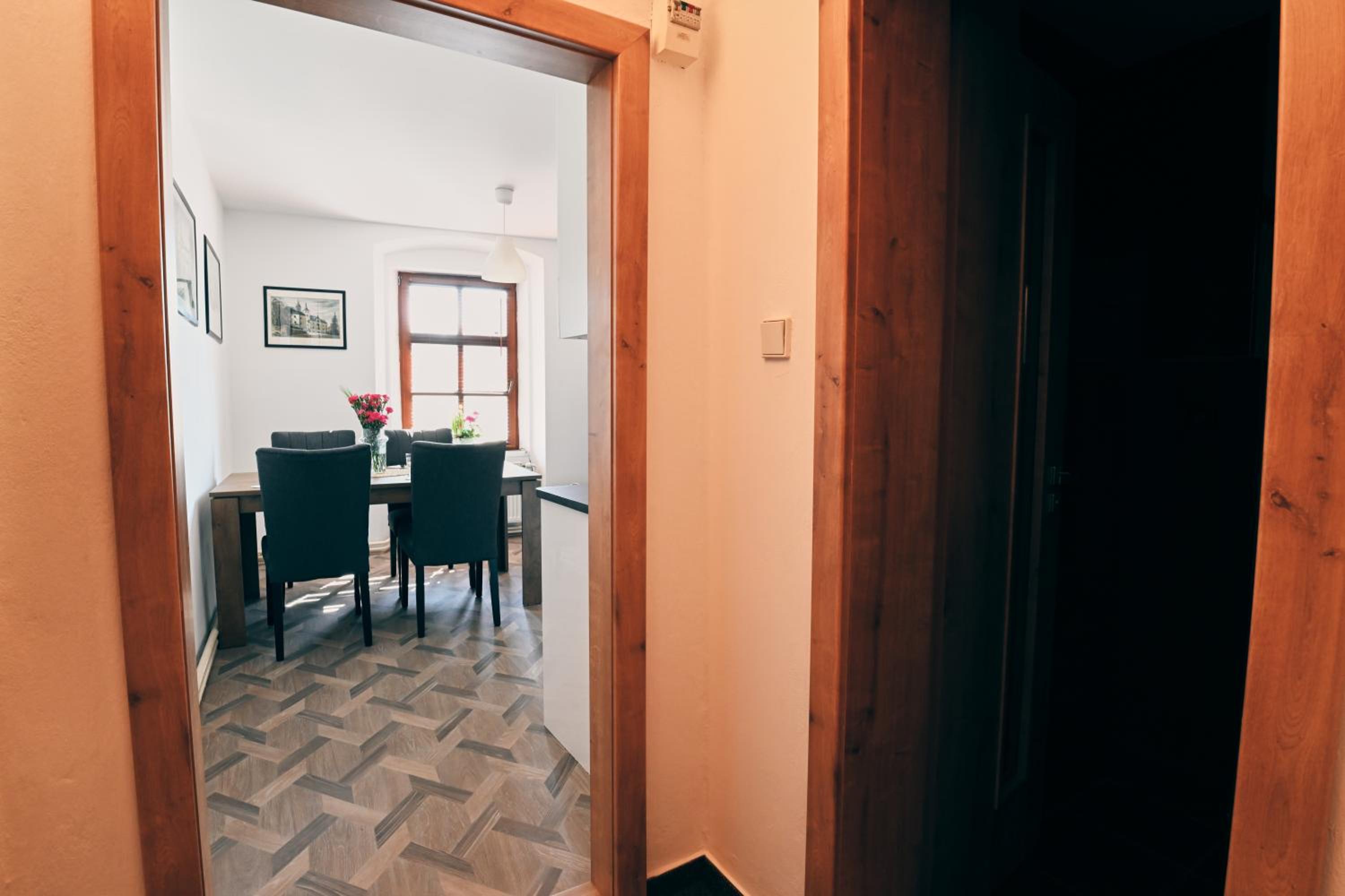 One-Bedroom Apartment - Photo 6