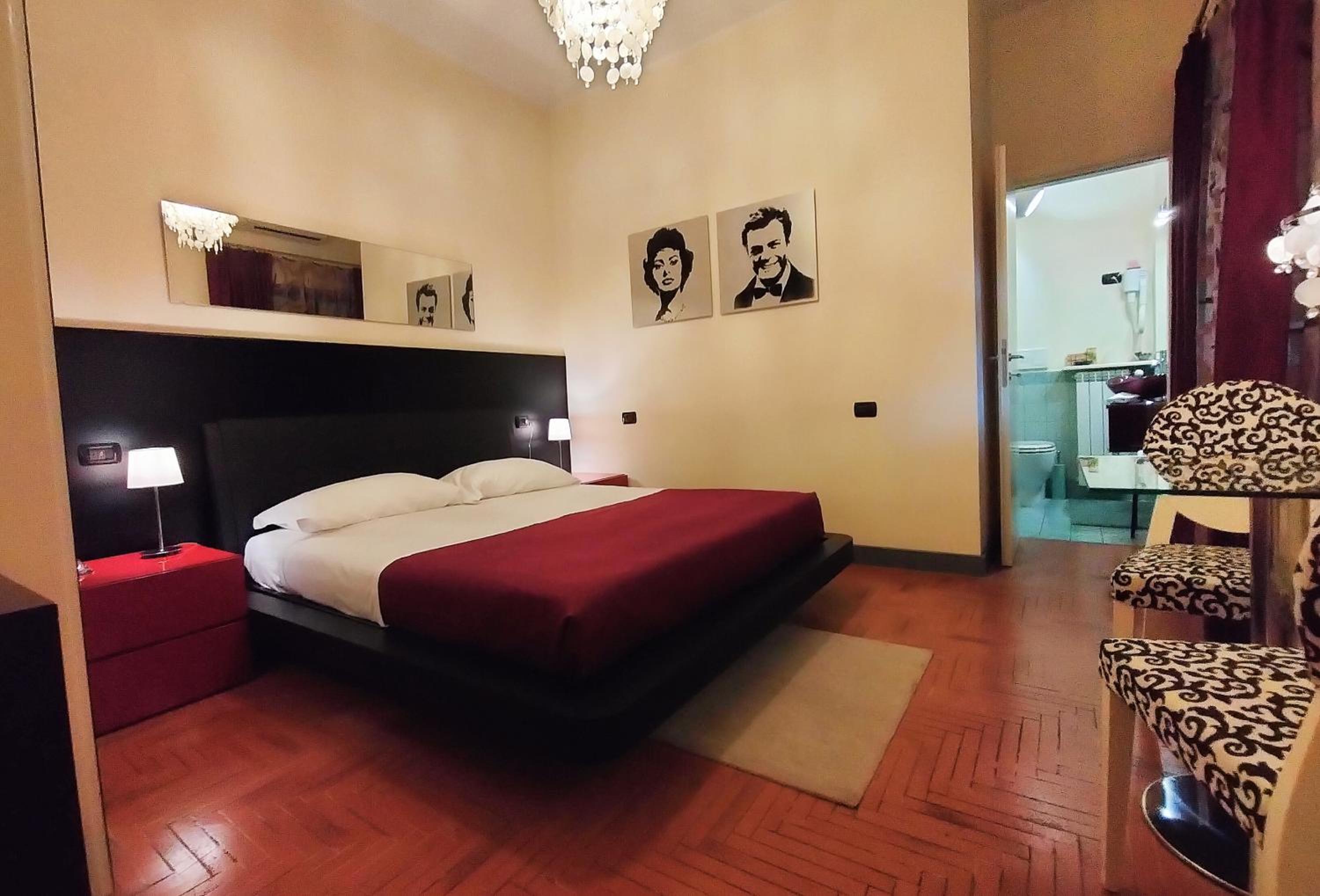 Double or Twin Room - Photo 12