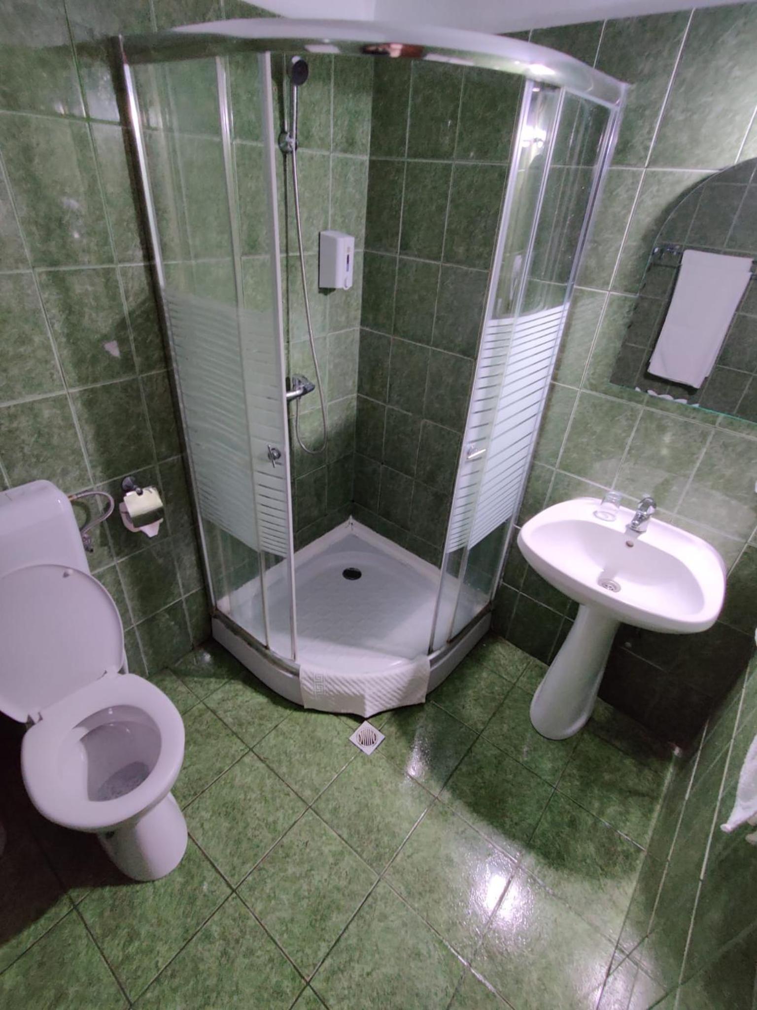 Double Room with Balcony - Photo 4