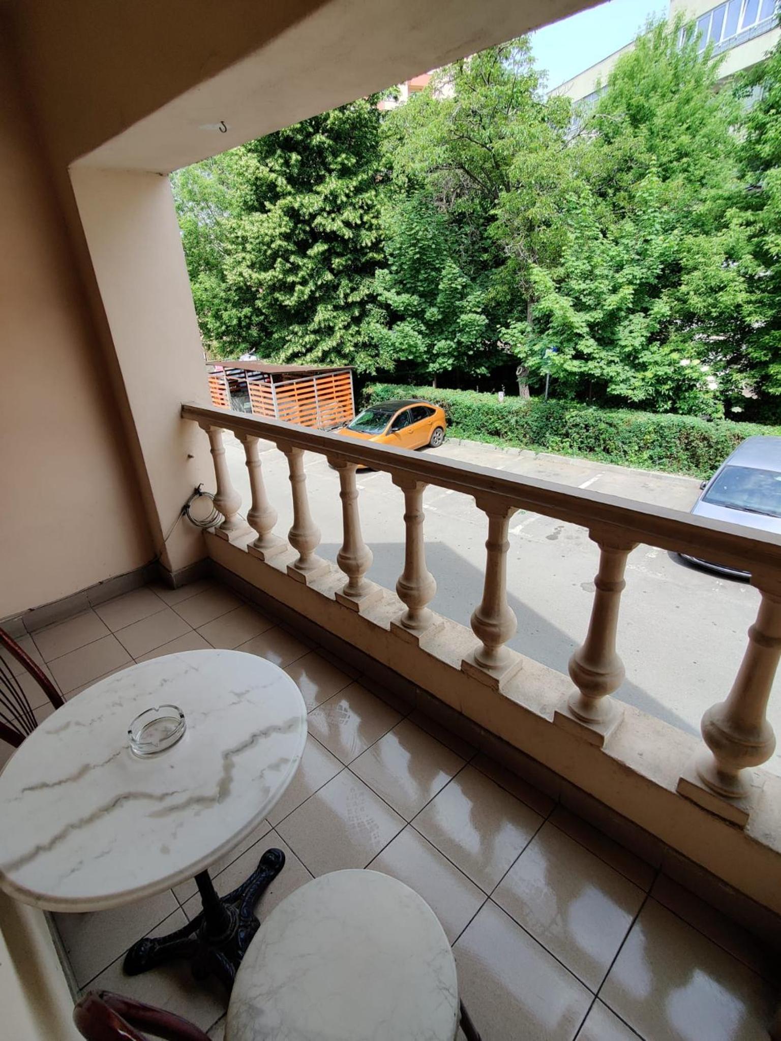 Double Room with Balcony - Photo 6