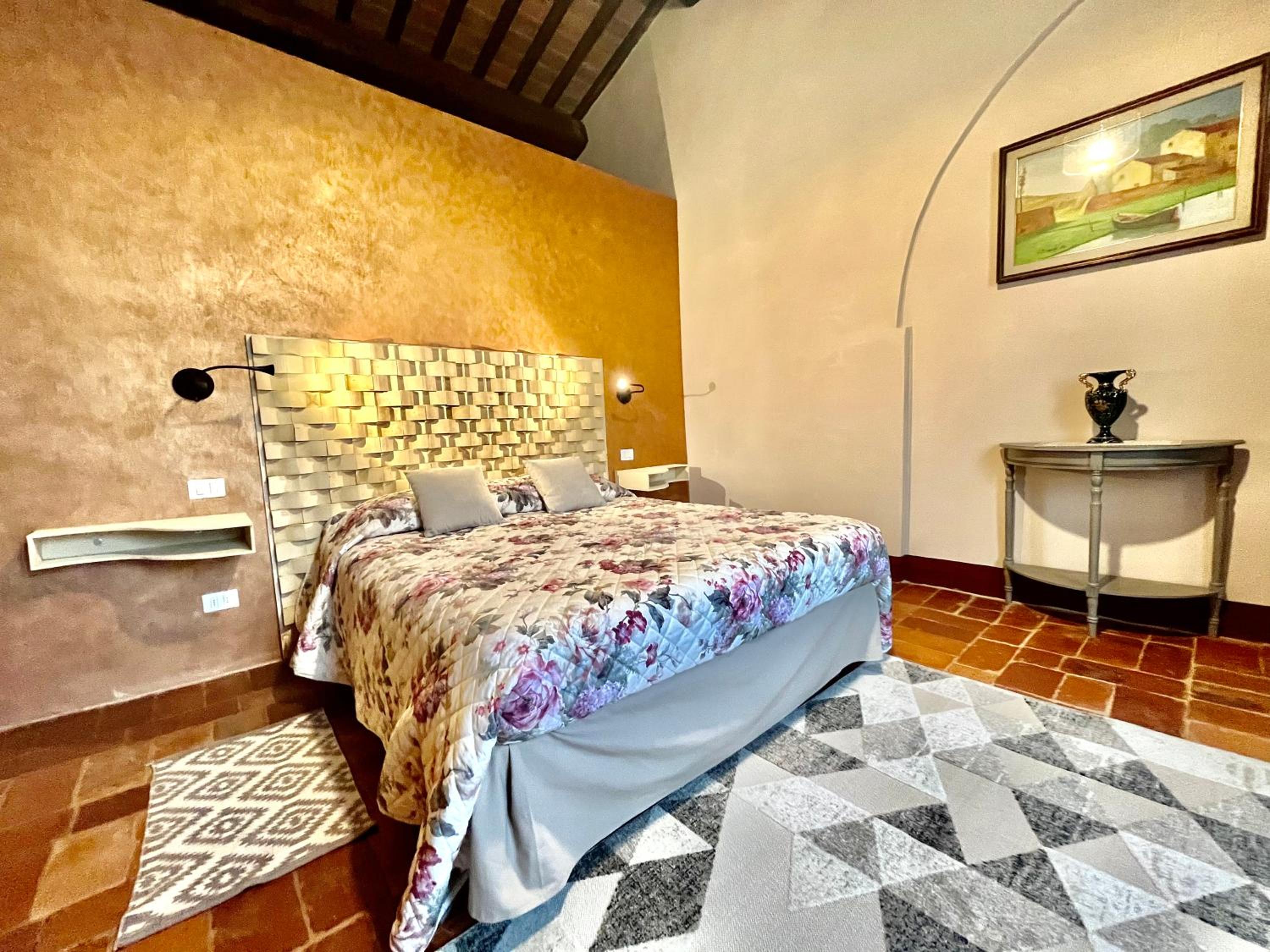Large Double Room photo 3
