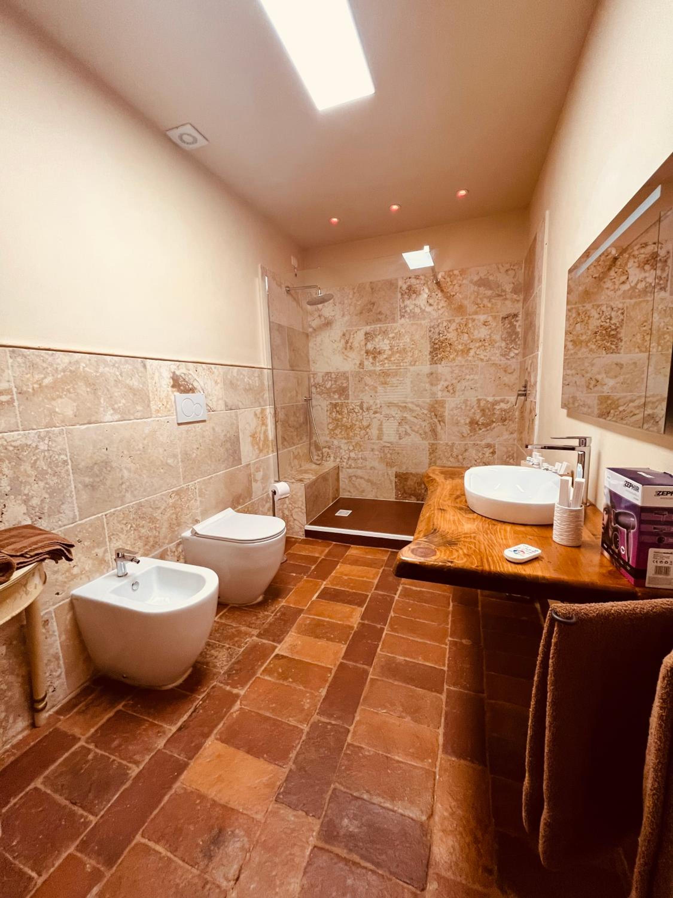 Large Double Room photo 2