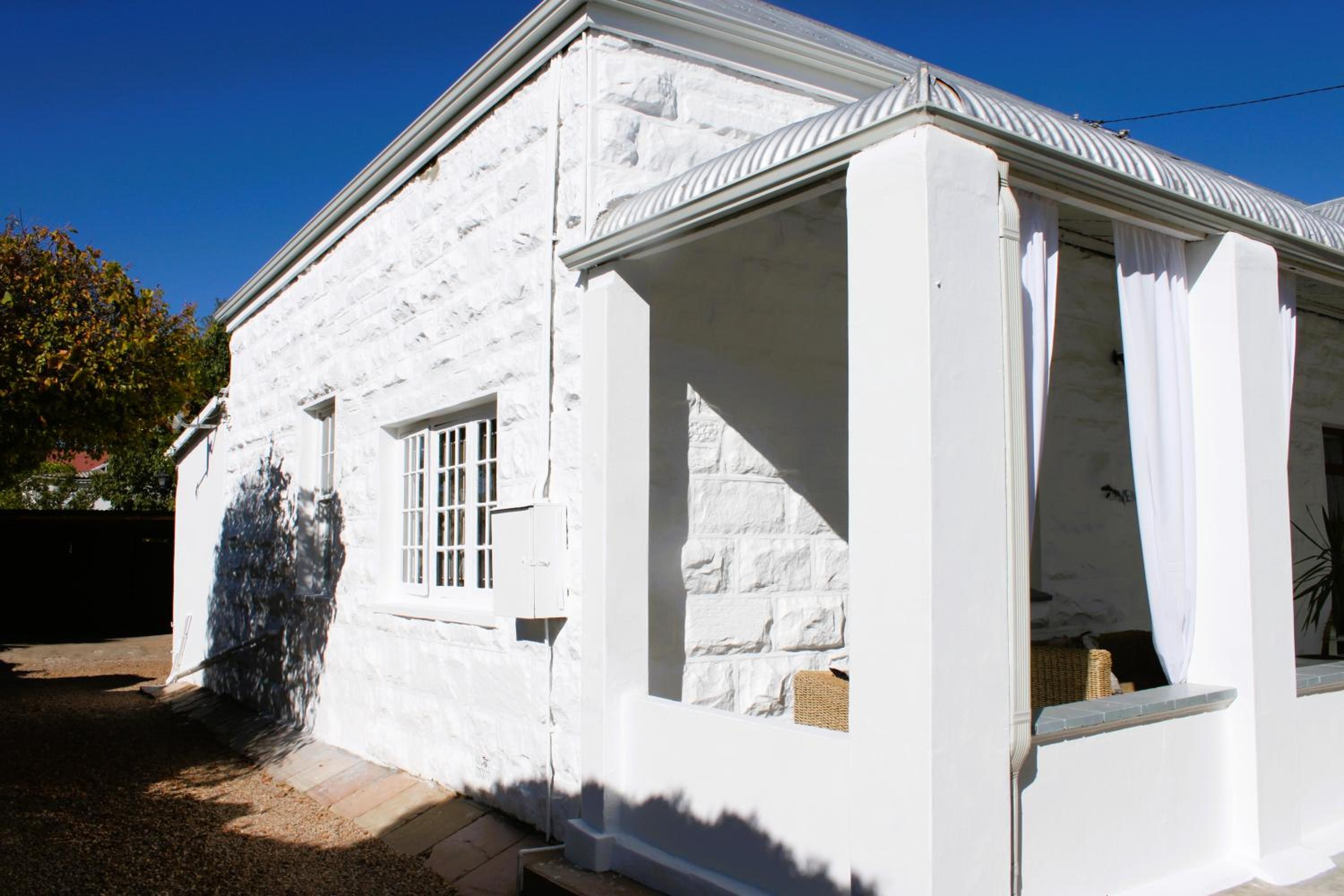 Cottage with Garden View - Photo 12