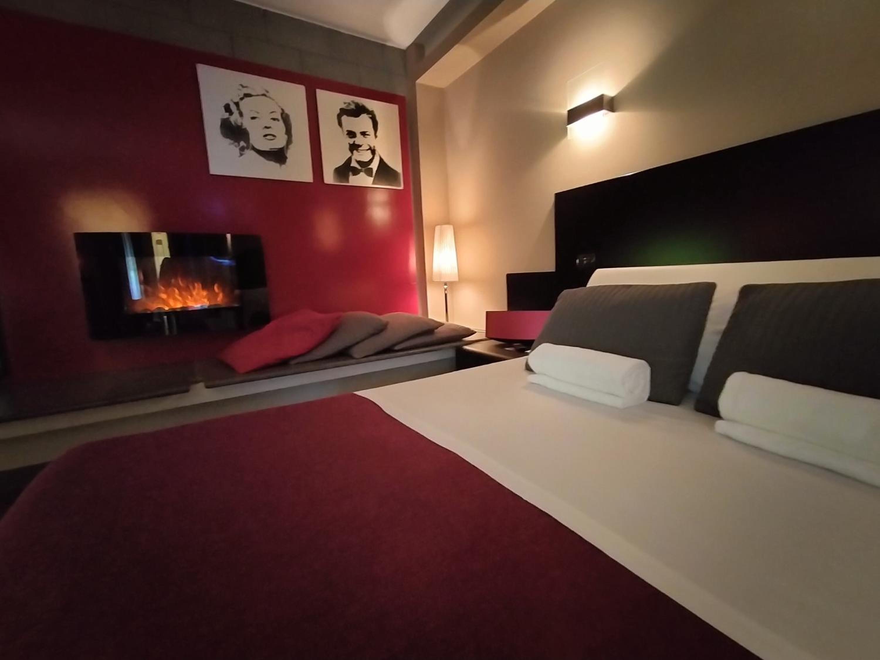 Suite with Spa Bath - Photo 22
