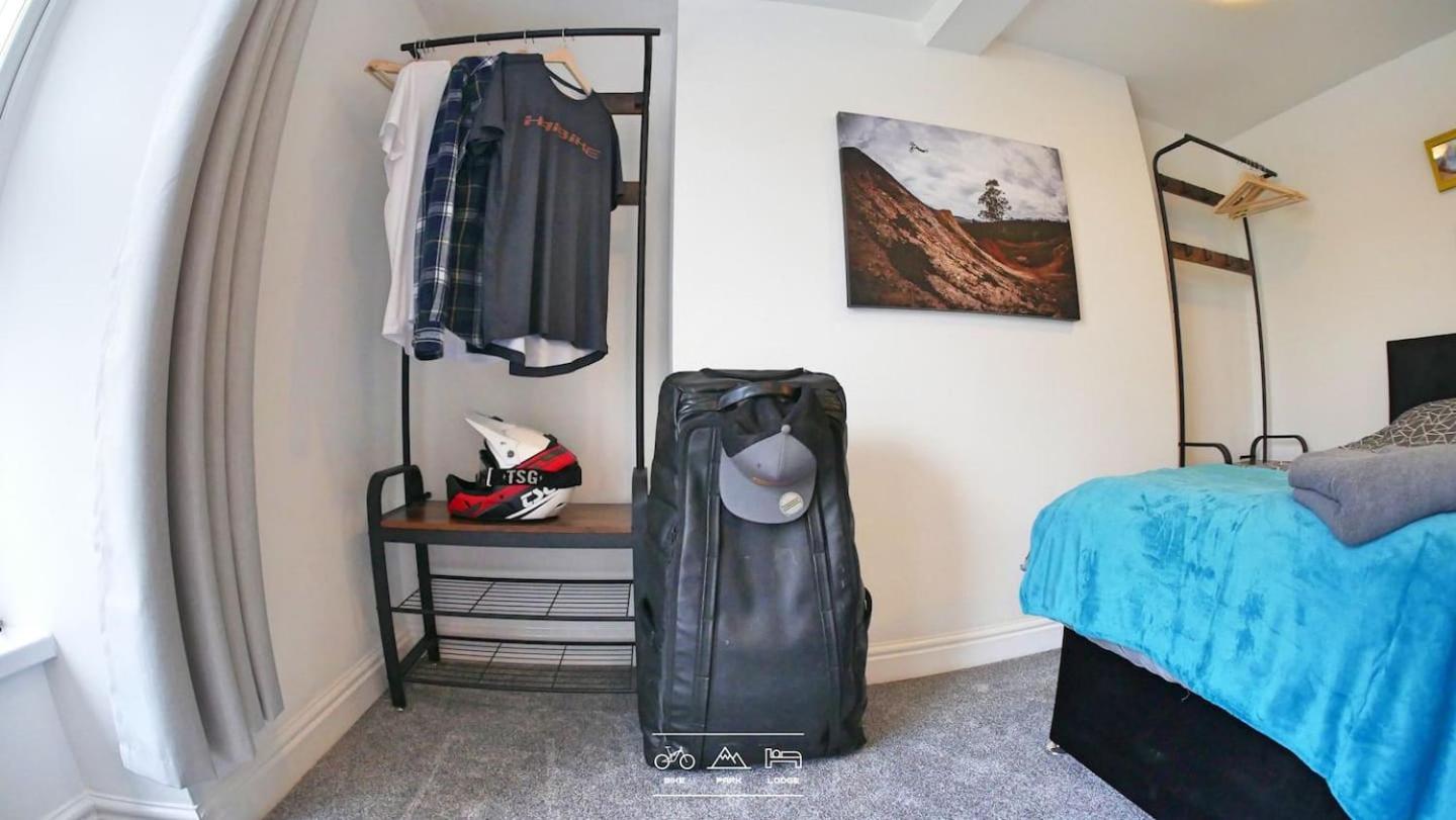 Five-Bedroom House - Photo 17