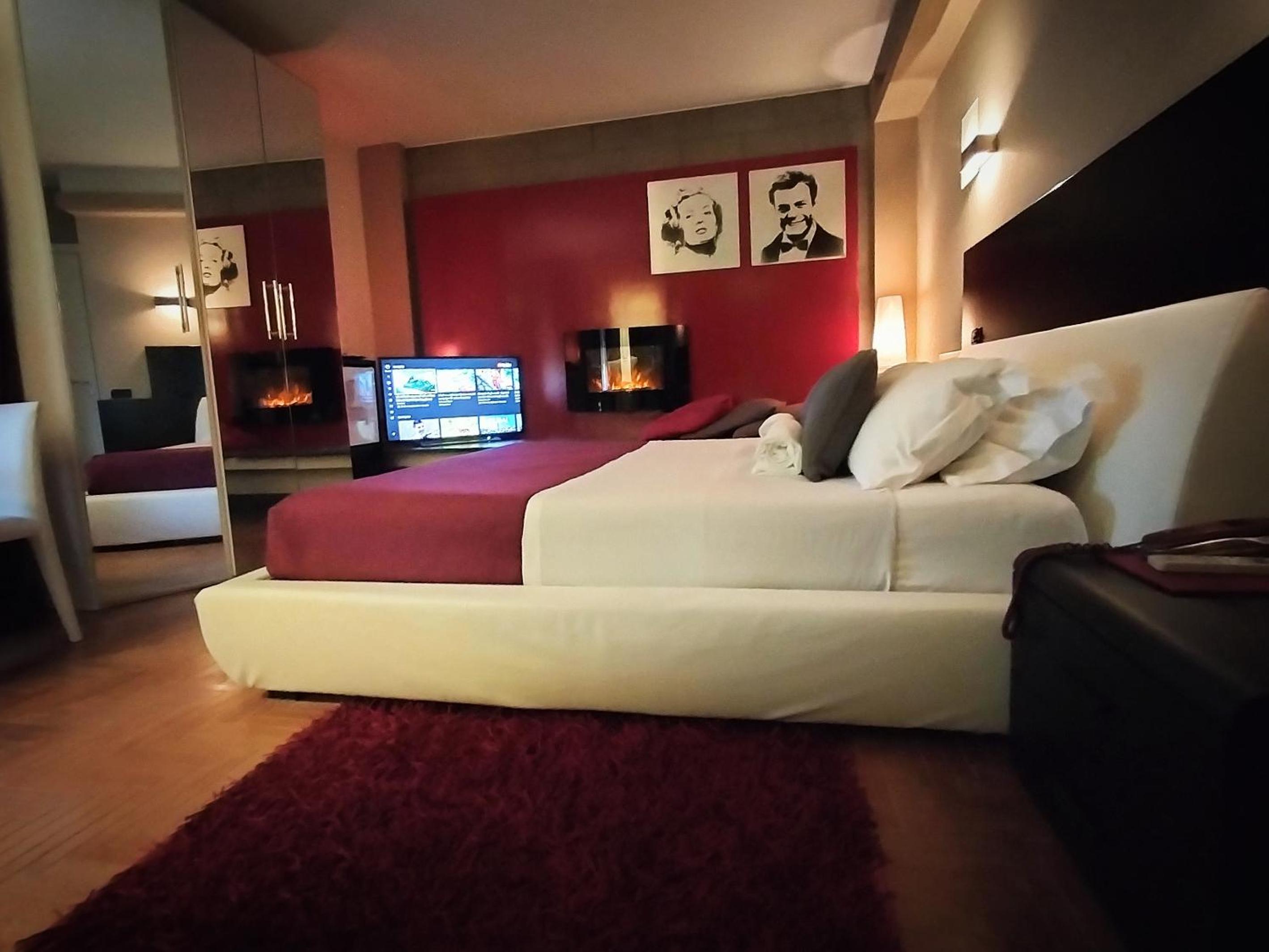 Suite with Spa Bath - Photo 18