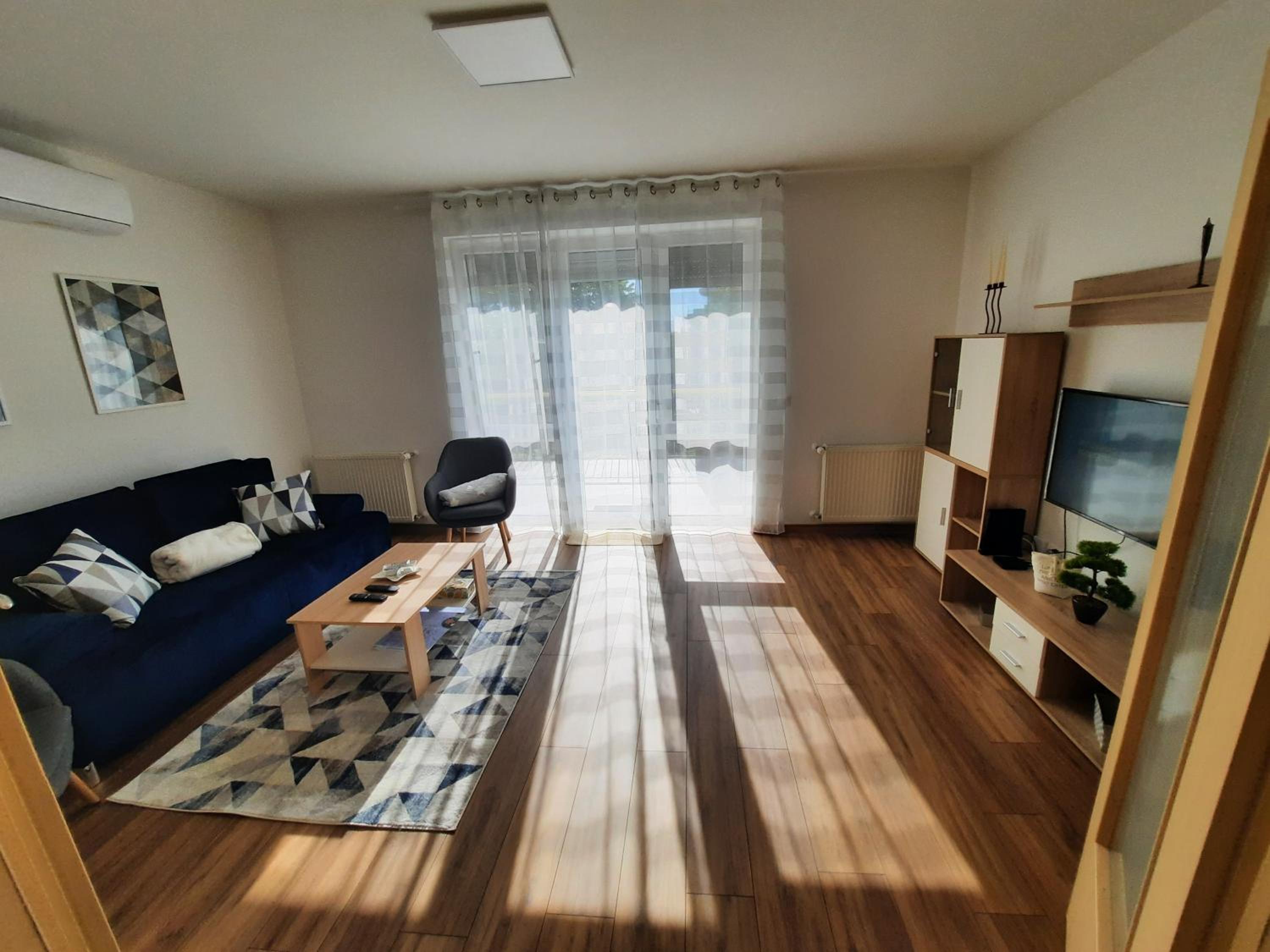 One-Bedroom Apartment photo 2