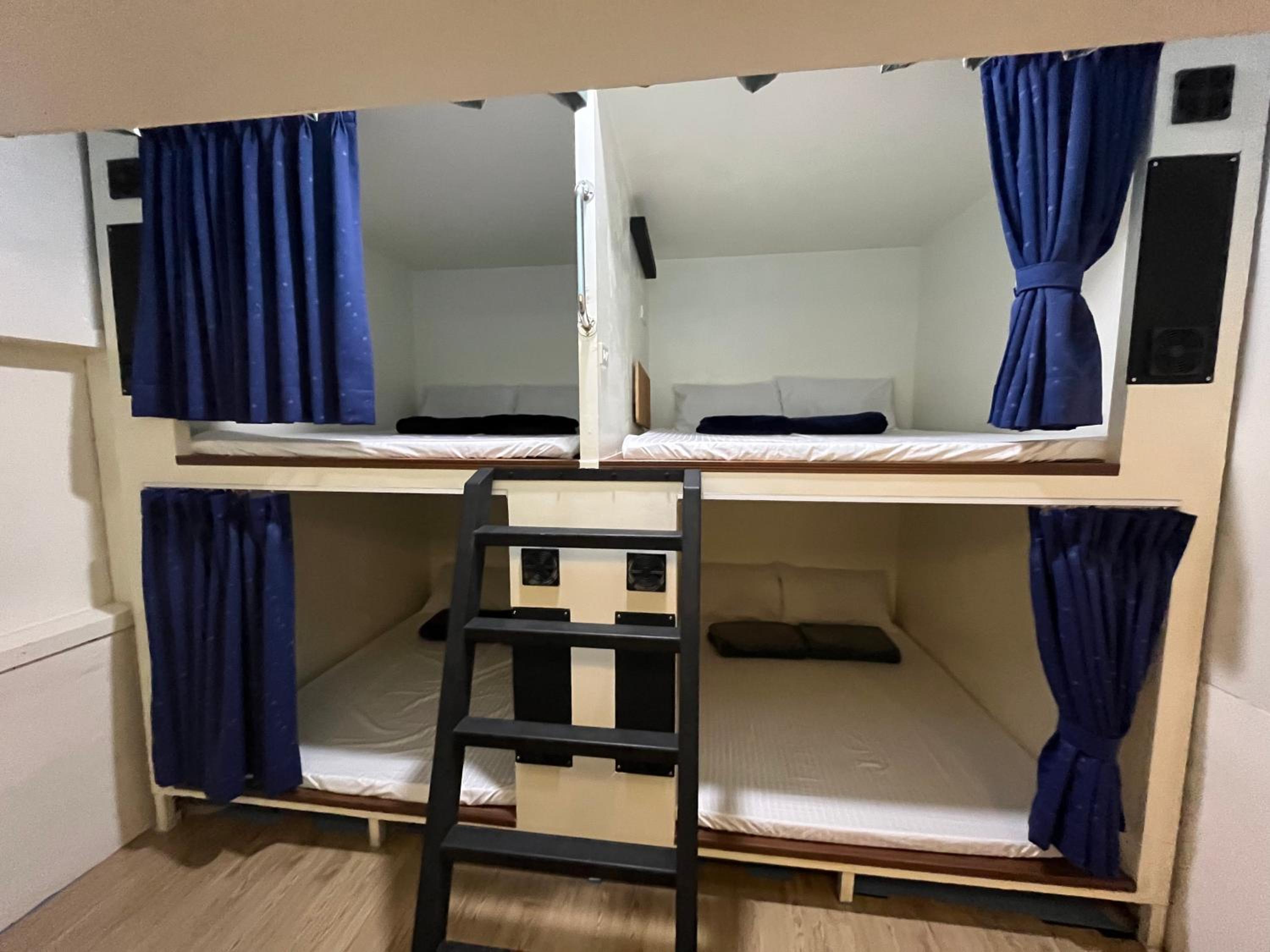Double Room with Shared Bathroom photo 3