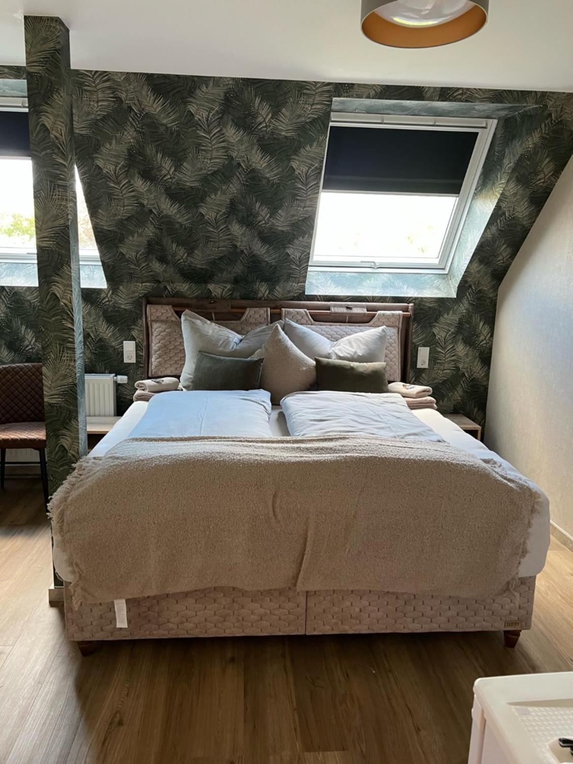 Budget Double Room - Photo 7