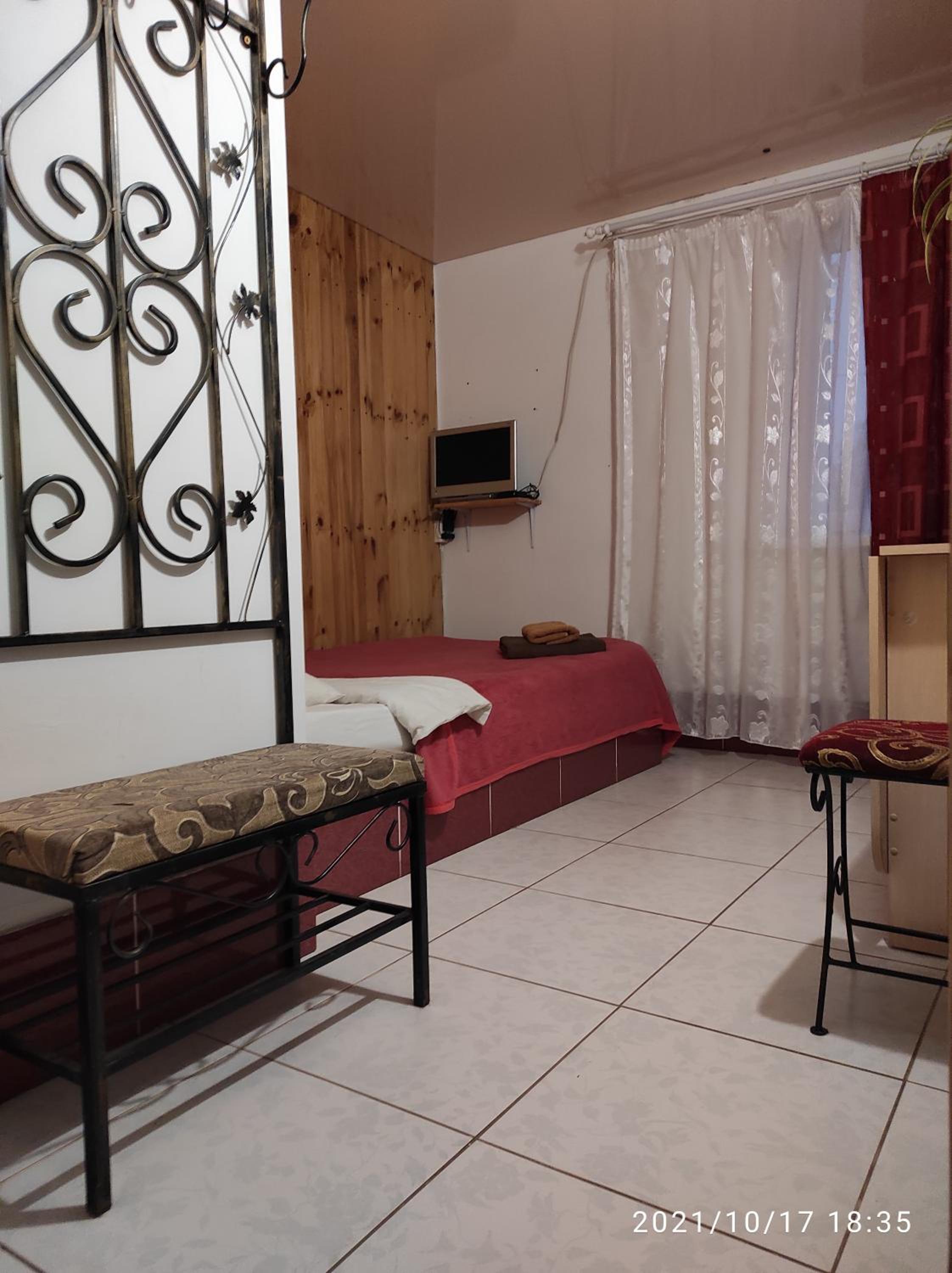 Budget Double Room photo 2