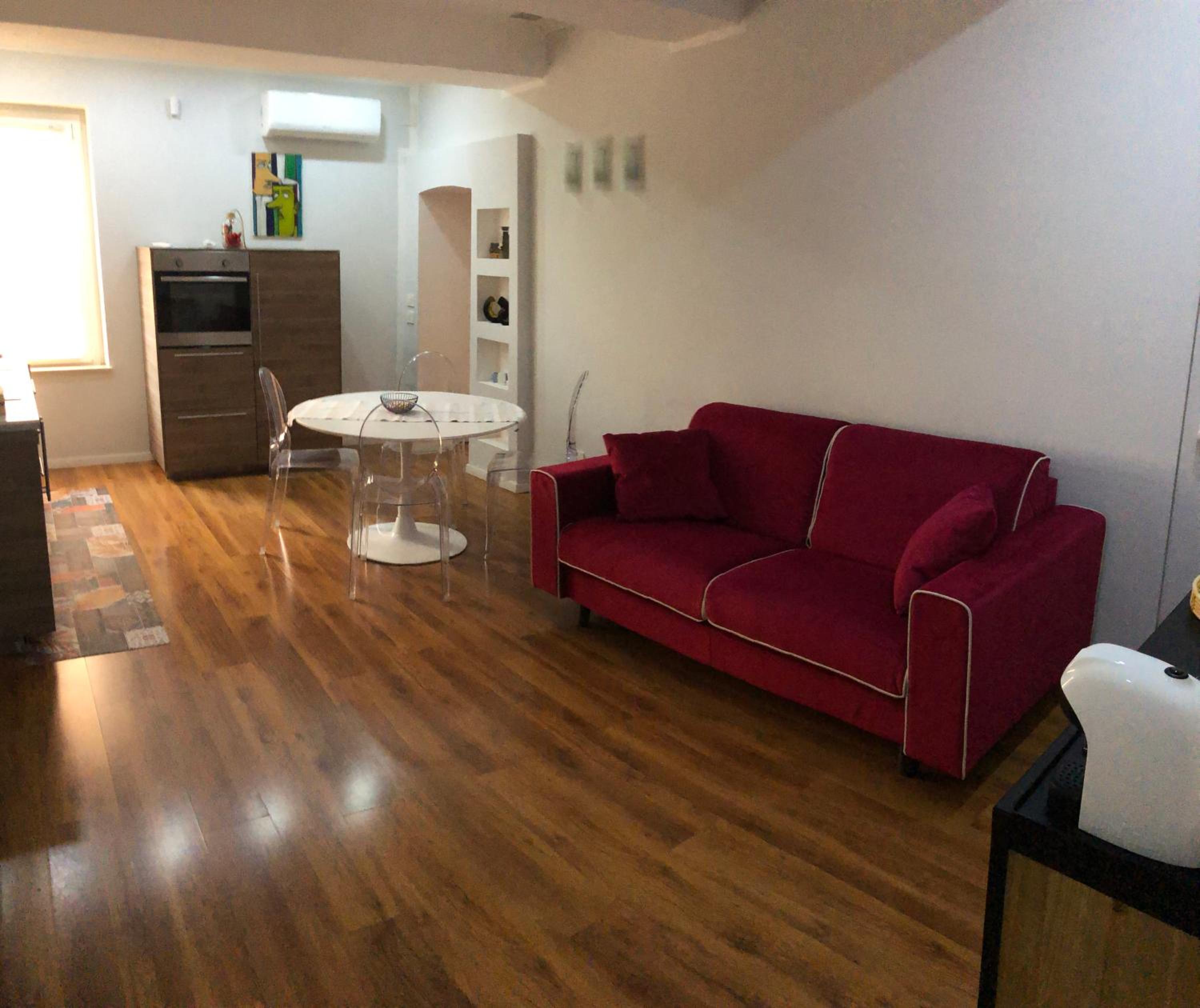 One-Bedroom Apartment photo 2