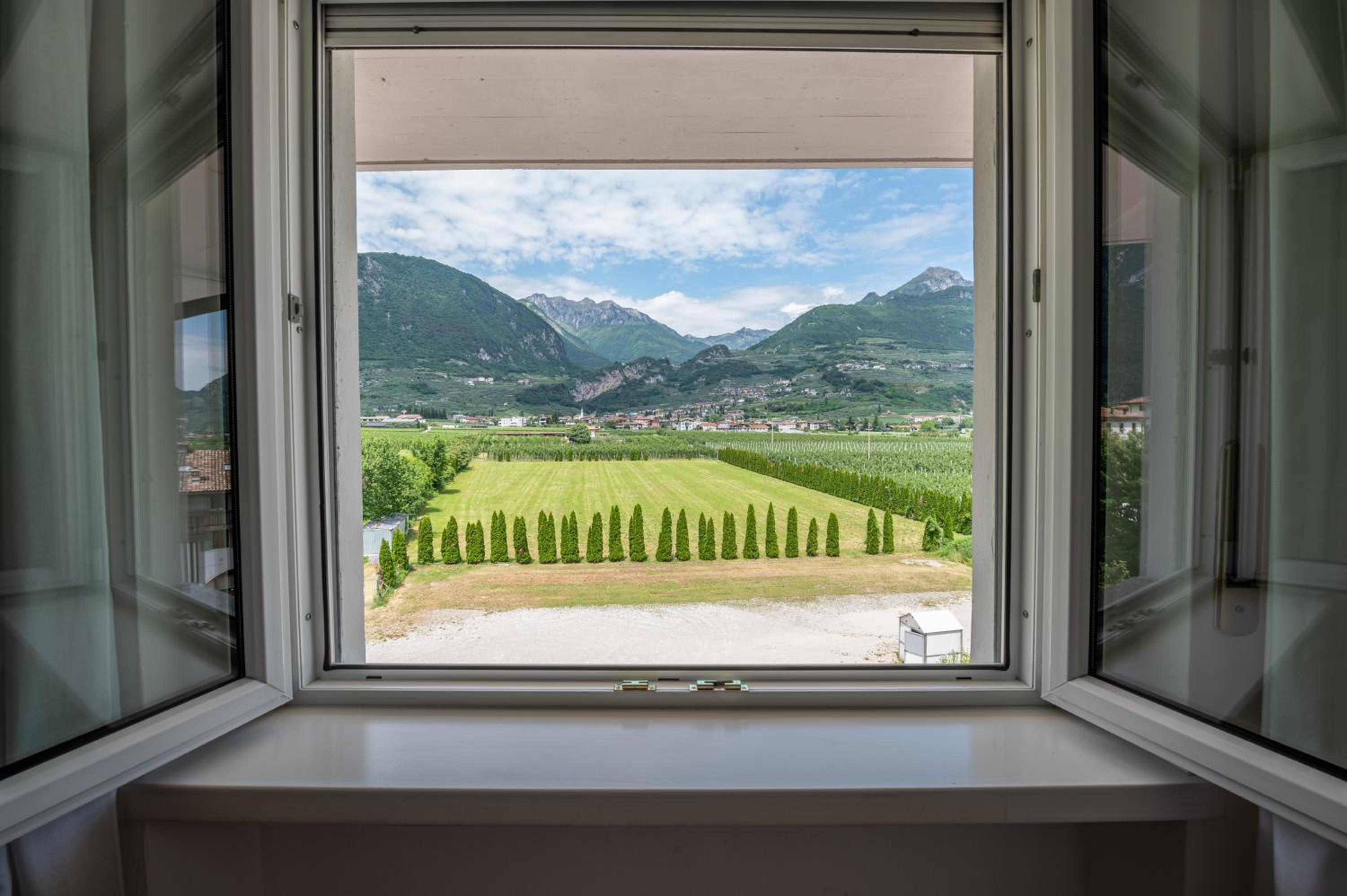 Comfort Triple Room with Balcony - Photo 4