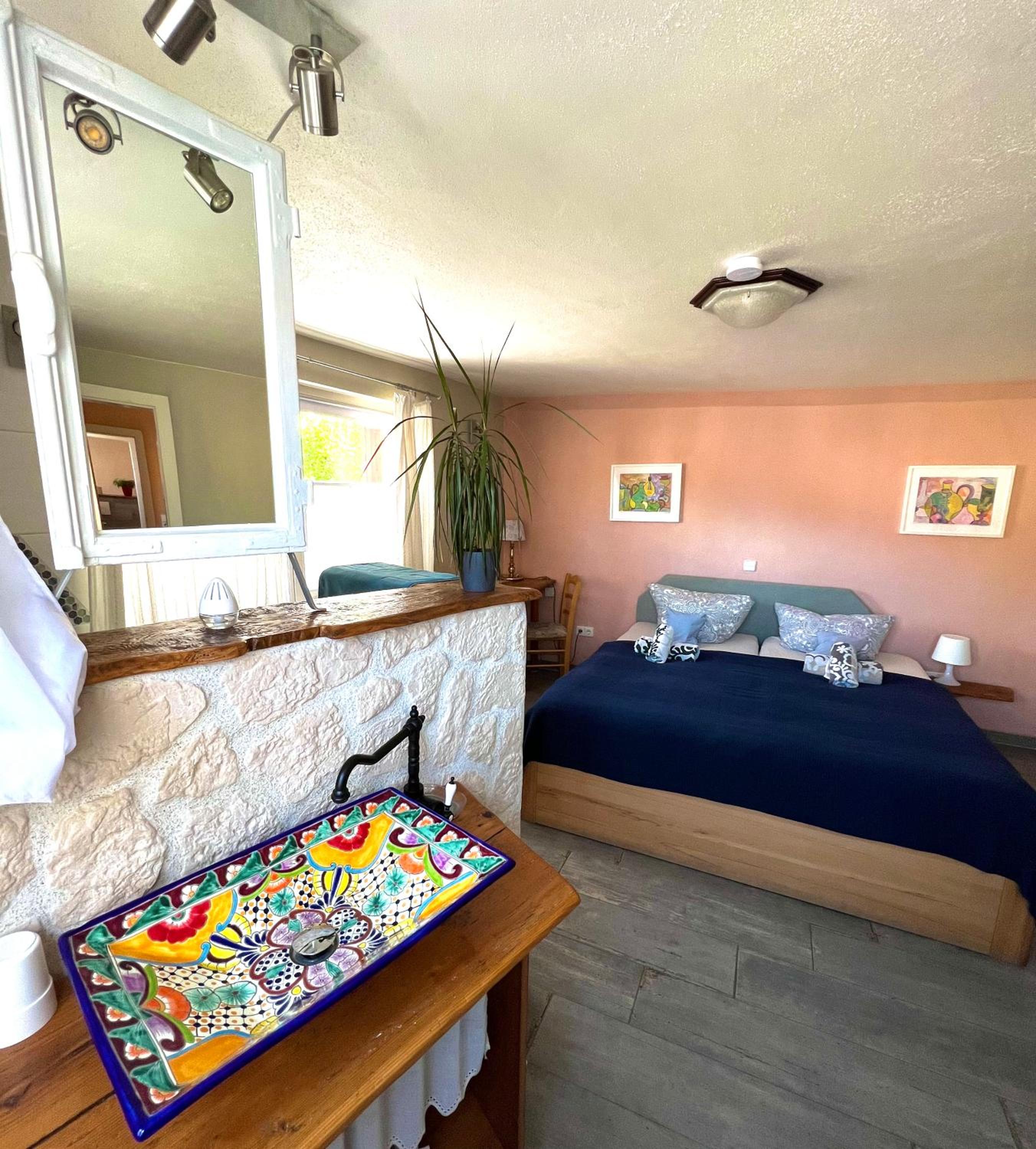 Double Room with Private Bathroom - Photo 1