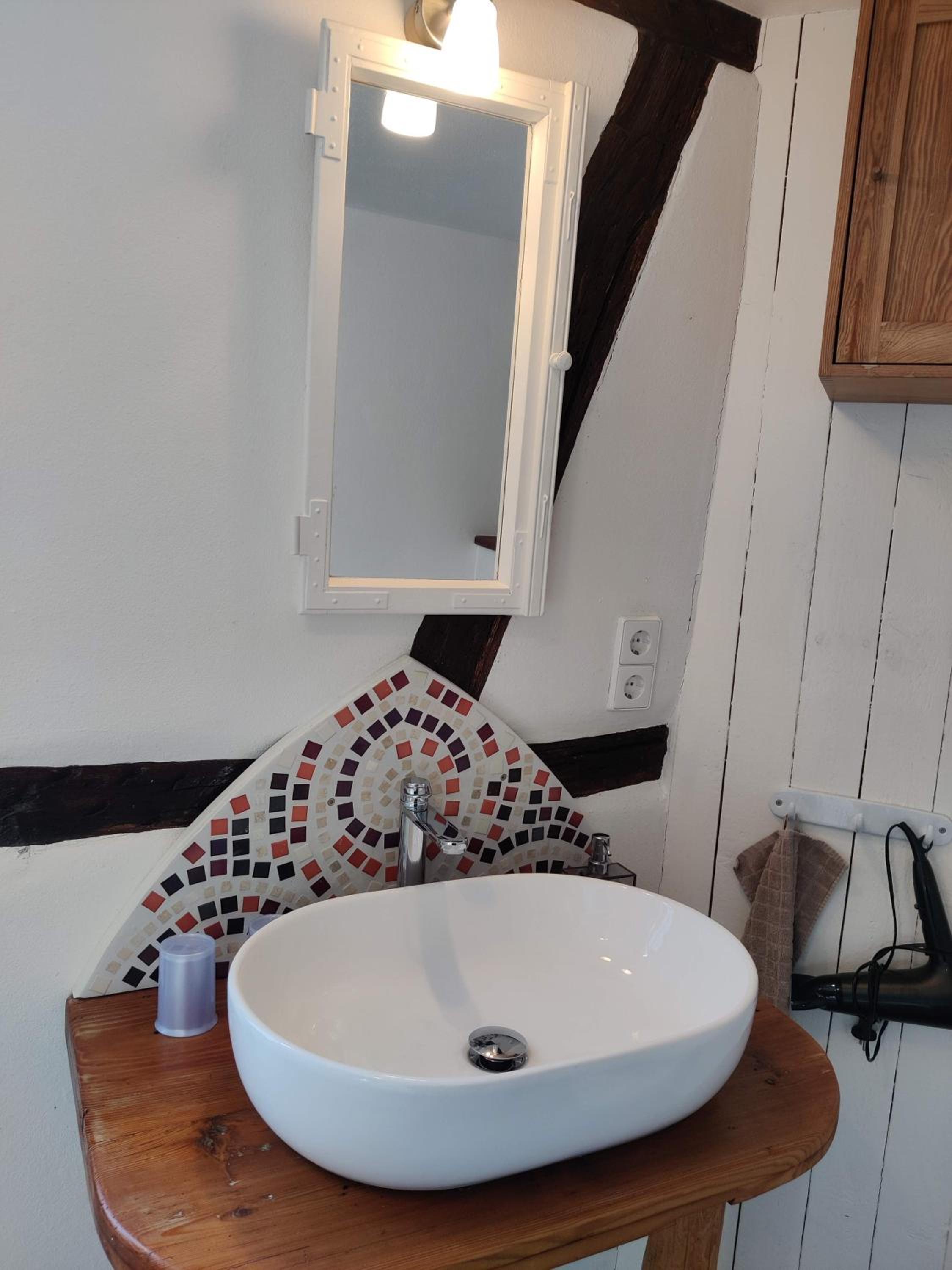 Large Double Room - Photo 15