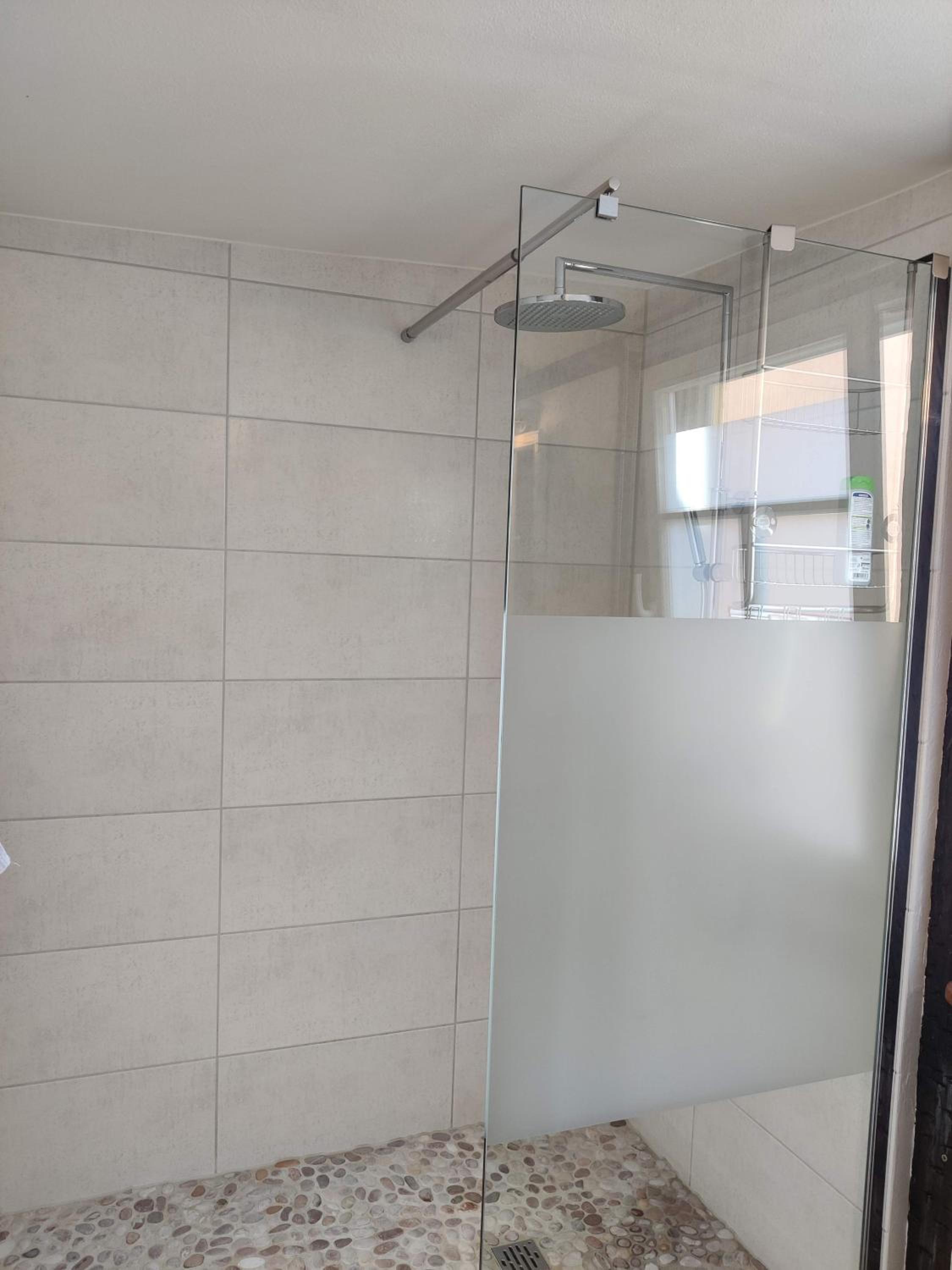 Large Double Room - Photo 13