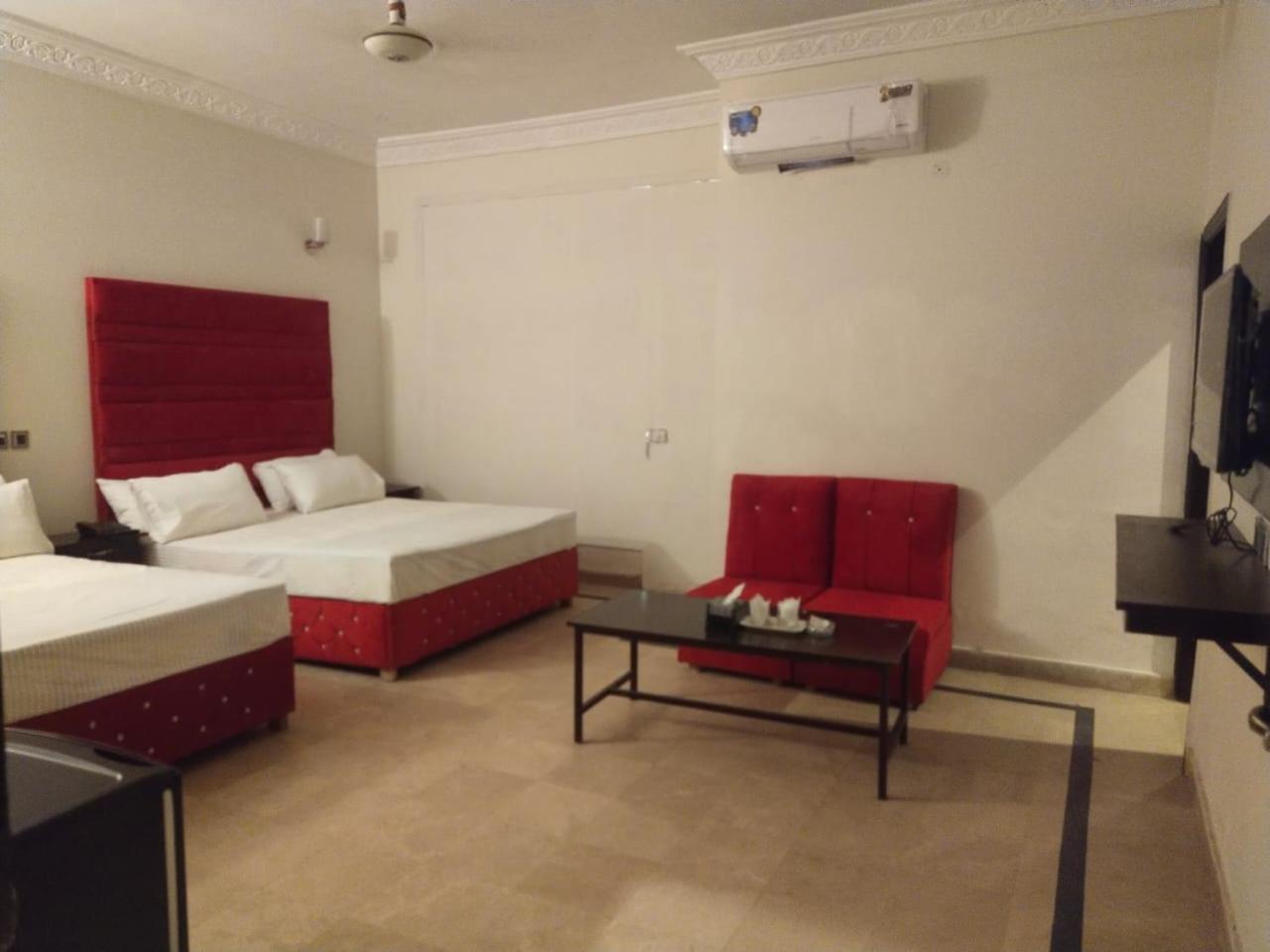 Deluxe Suite photo 2