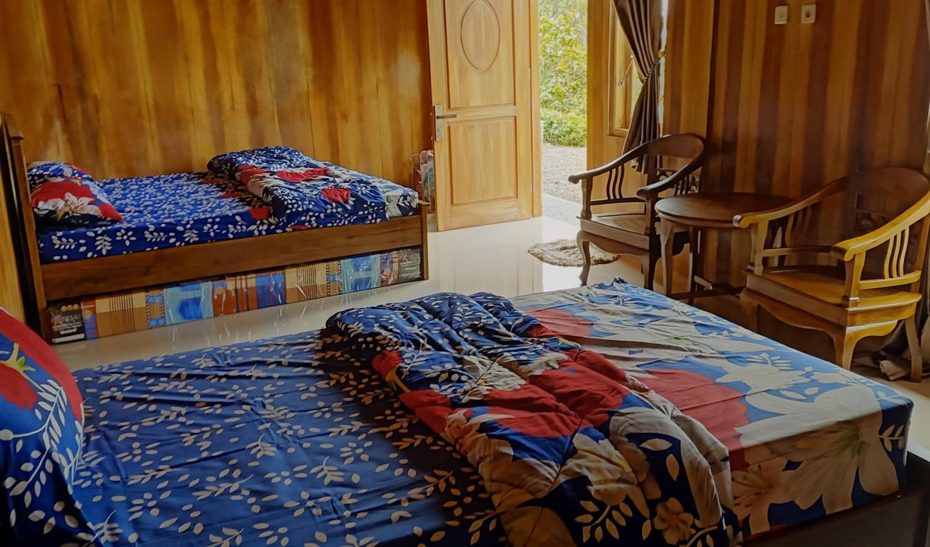 Family Room with Mountain View - Photo 1