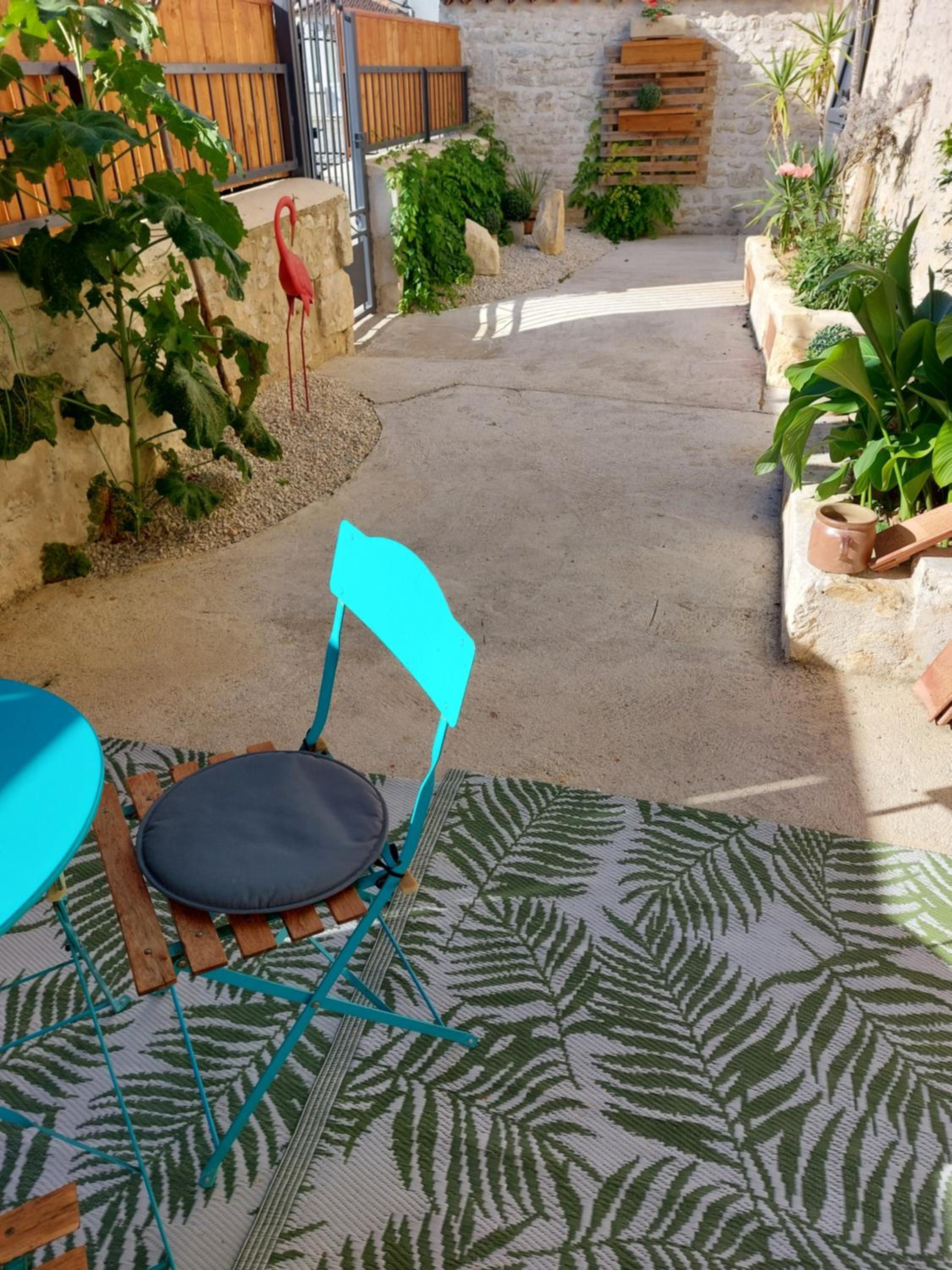 Double Room with Patio - Photo 9