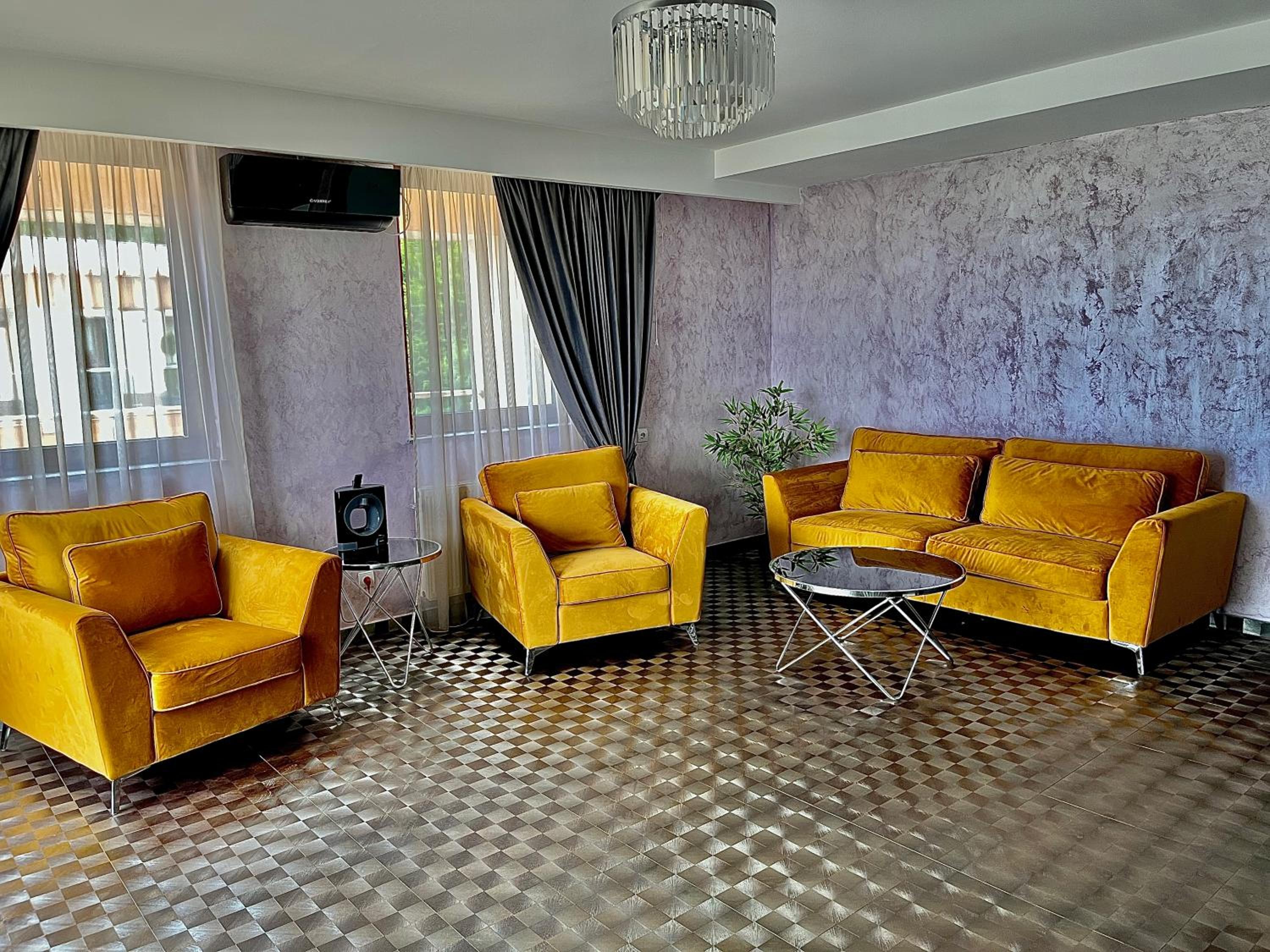 One-Bedroom Apartment - Photo 38