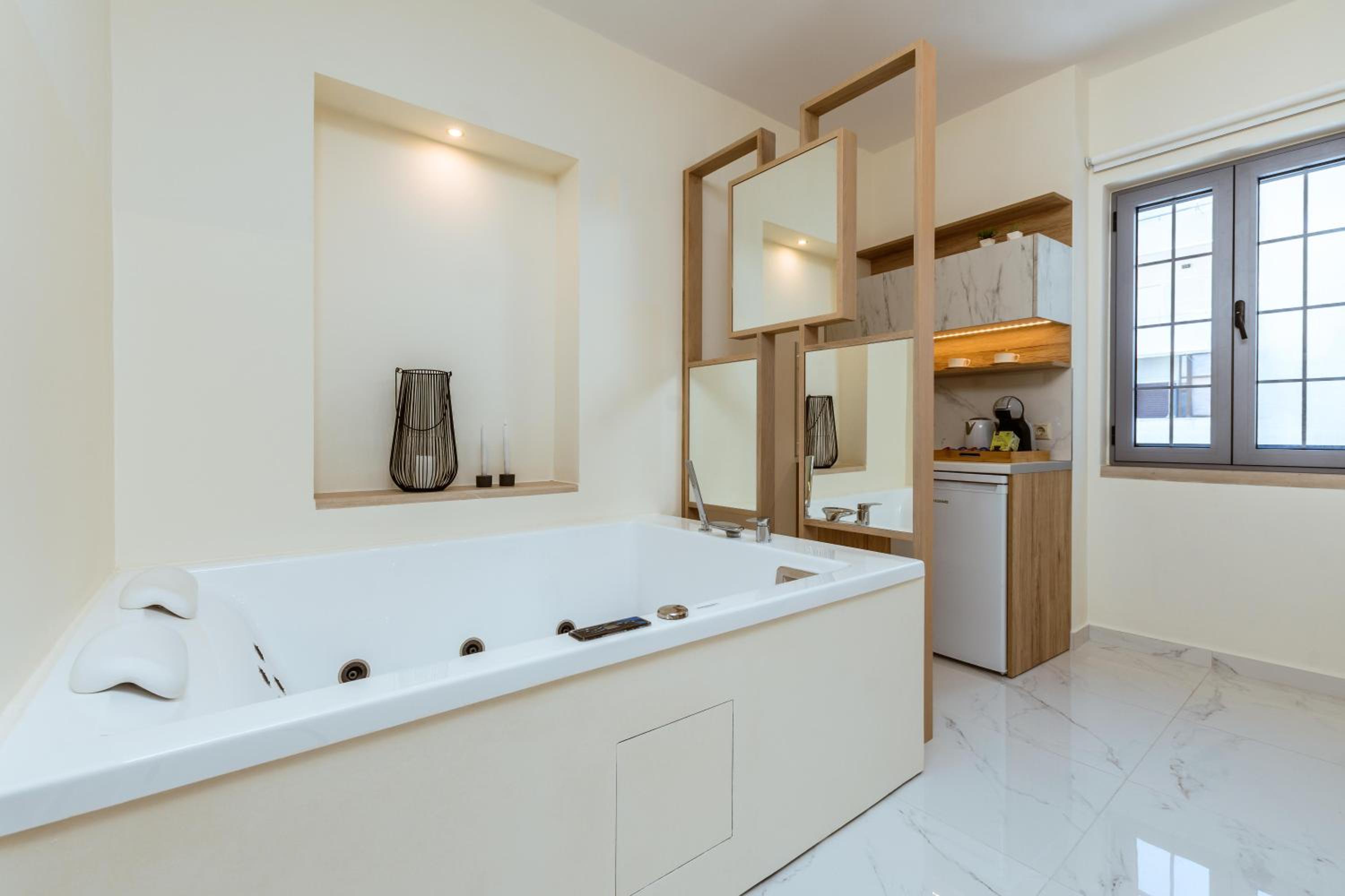Suite with Spa Bath - Photo 22