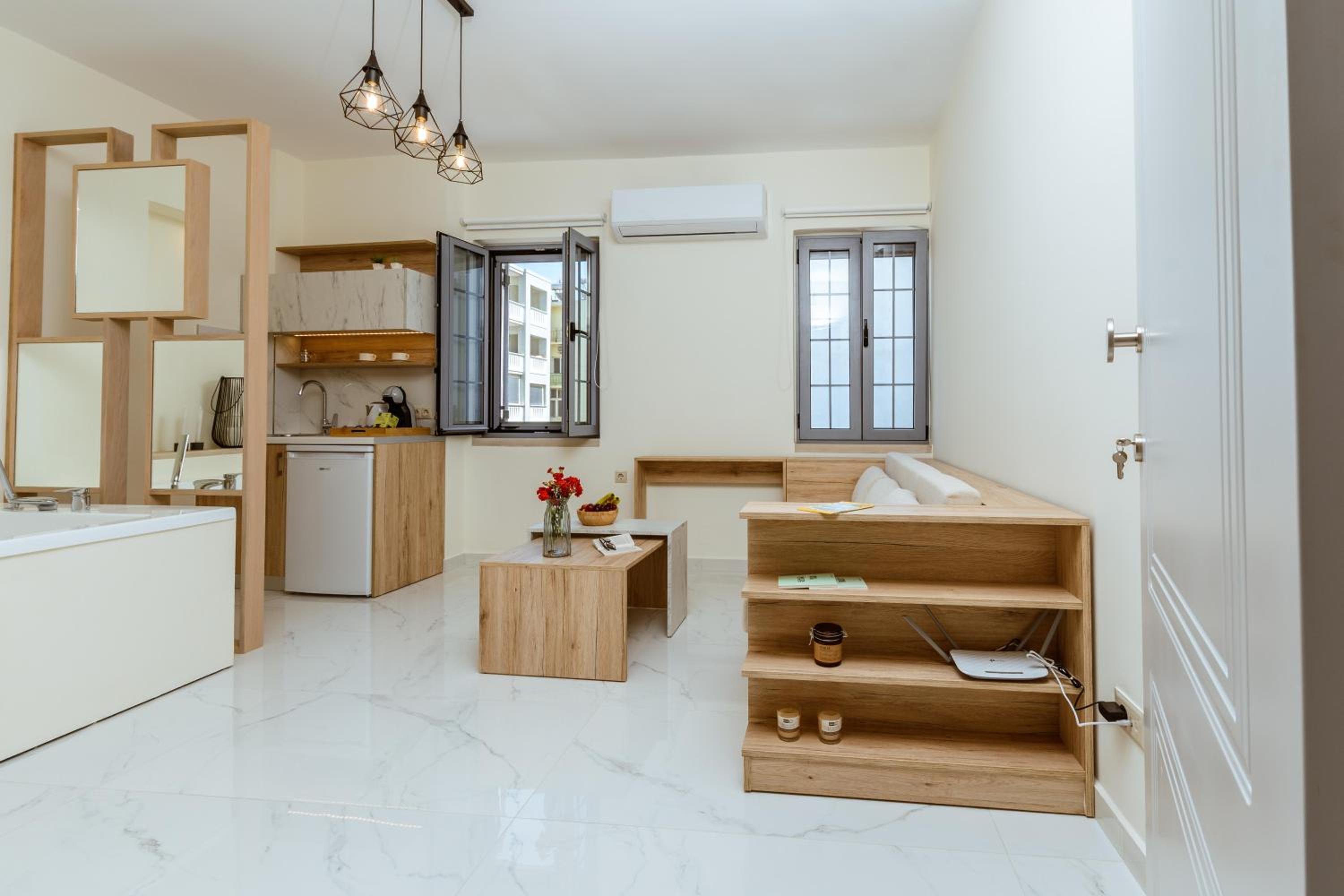 Suite with Spa Bath - Photo 2