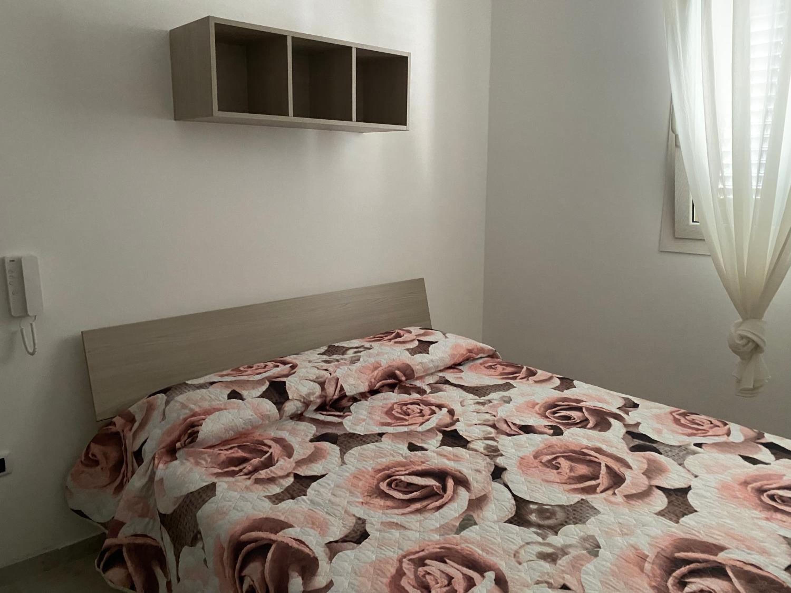 One-Bedroom House - Photo 12