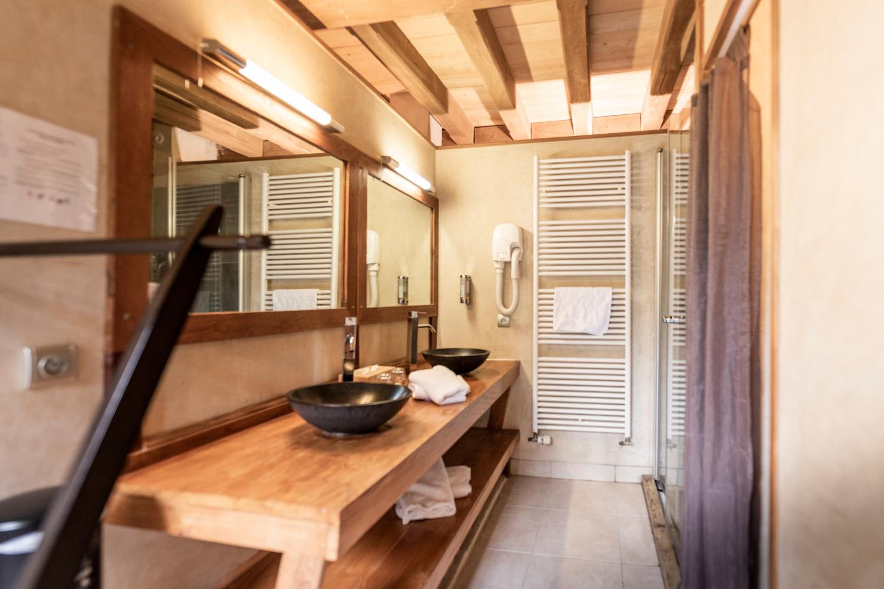 Junior Suite with Spa Access - Photo 4