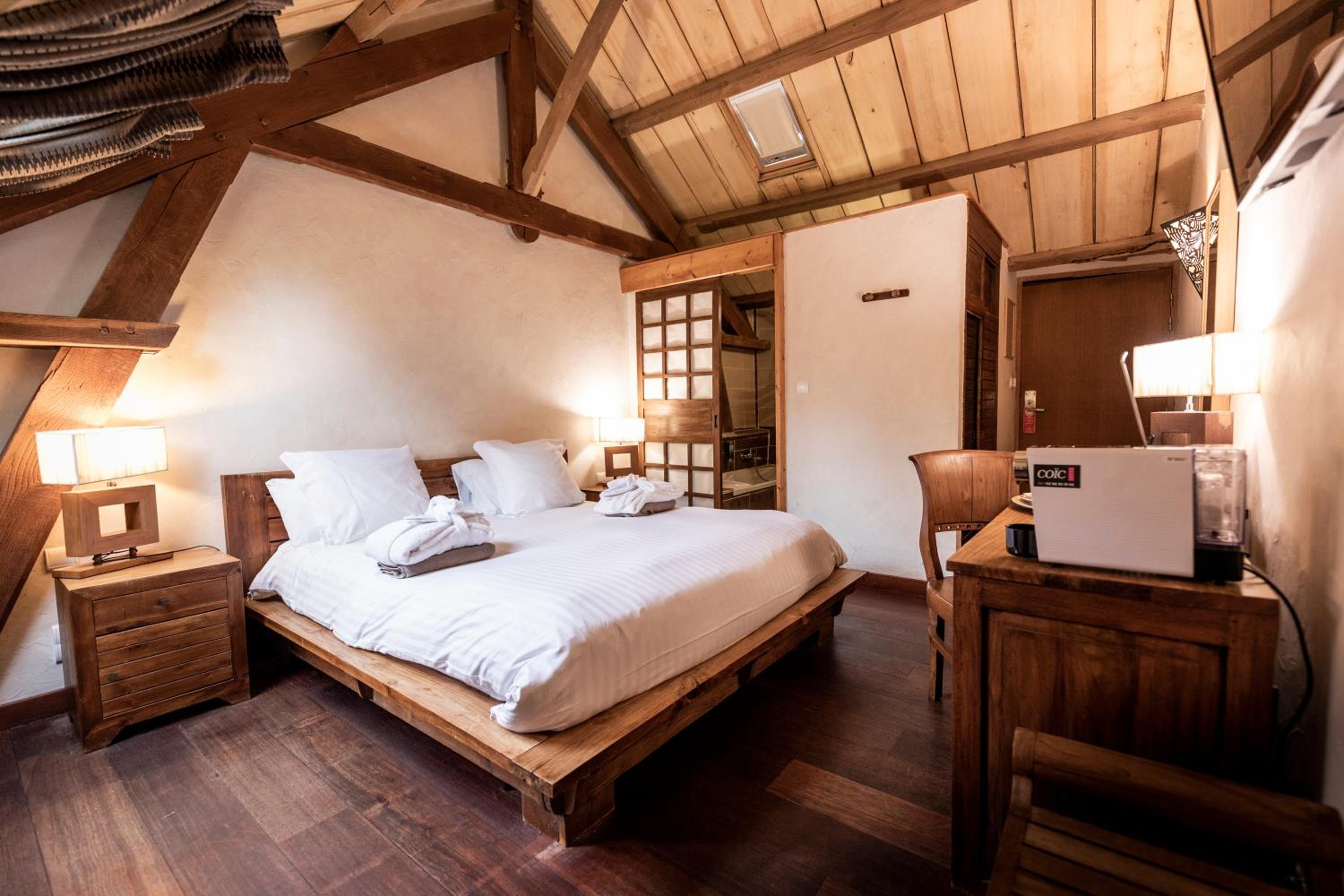 Classic Double Room with Spa Access - Photo 4