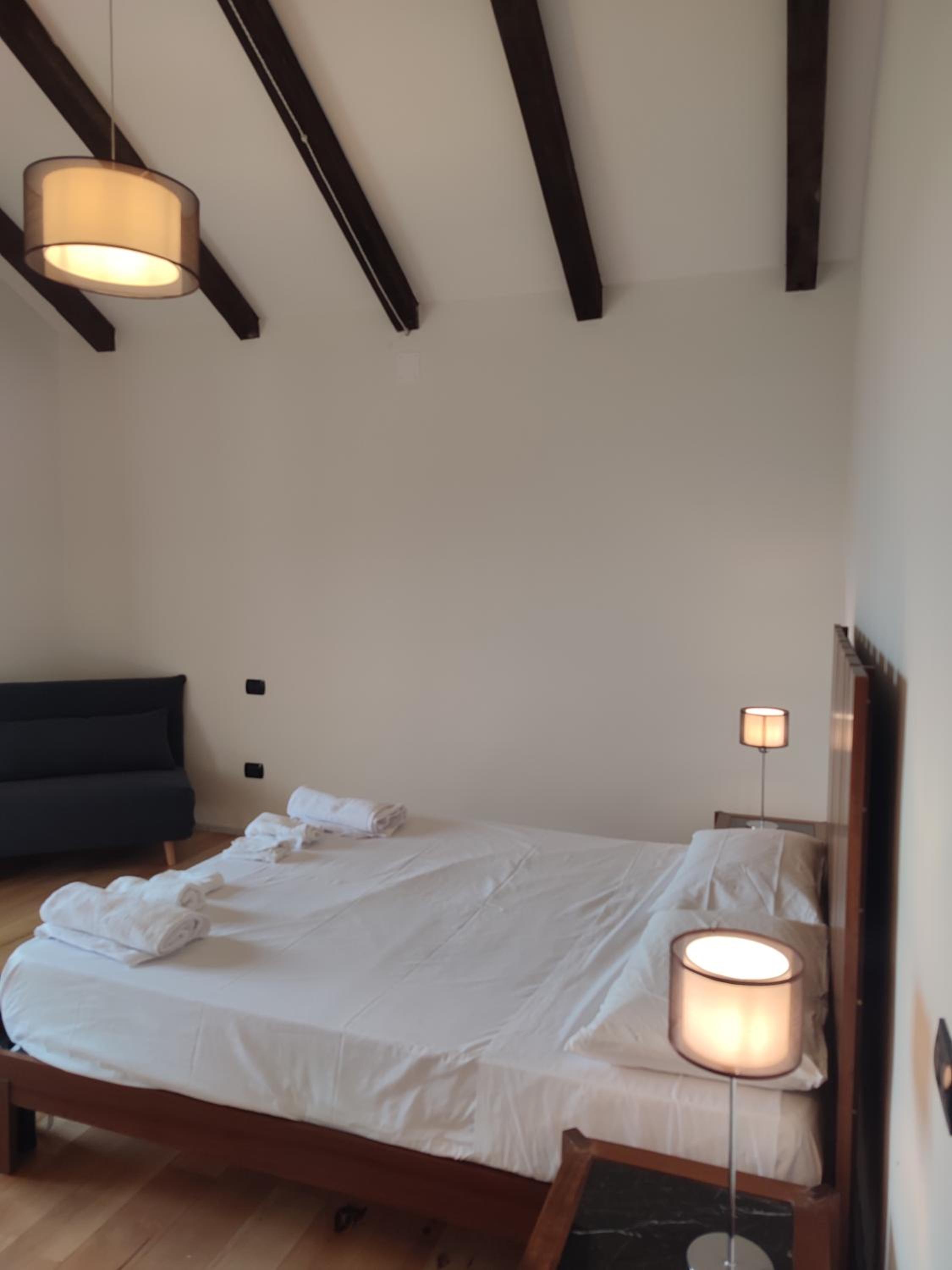 Large Double Room photo 1