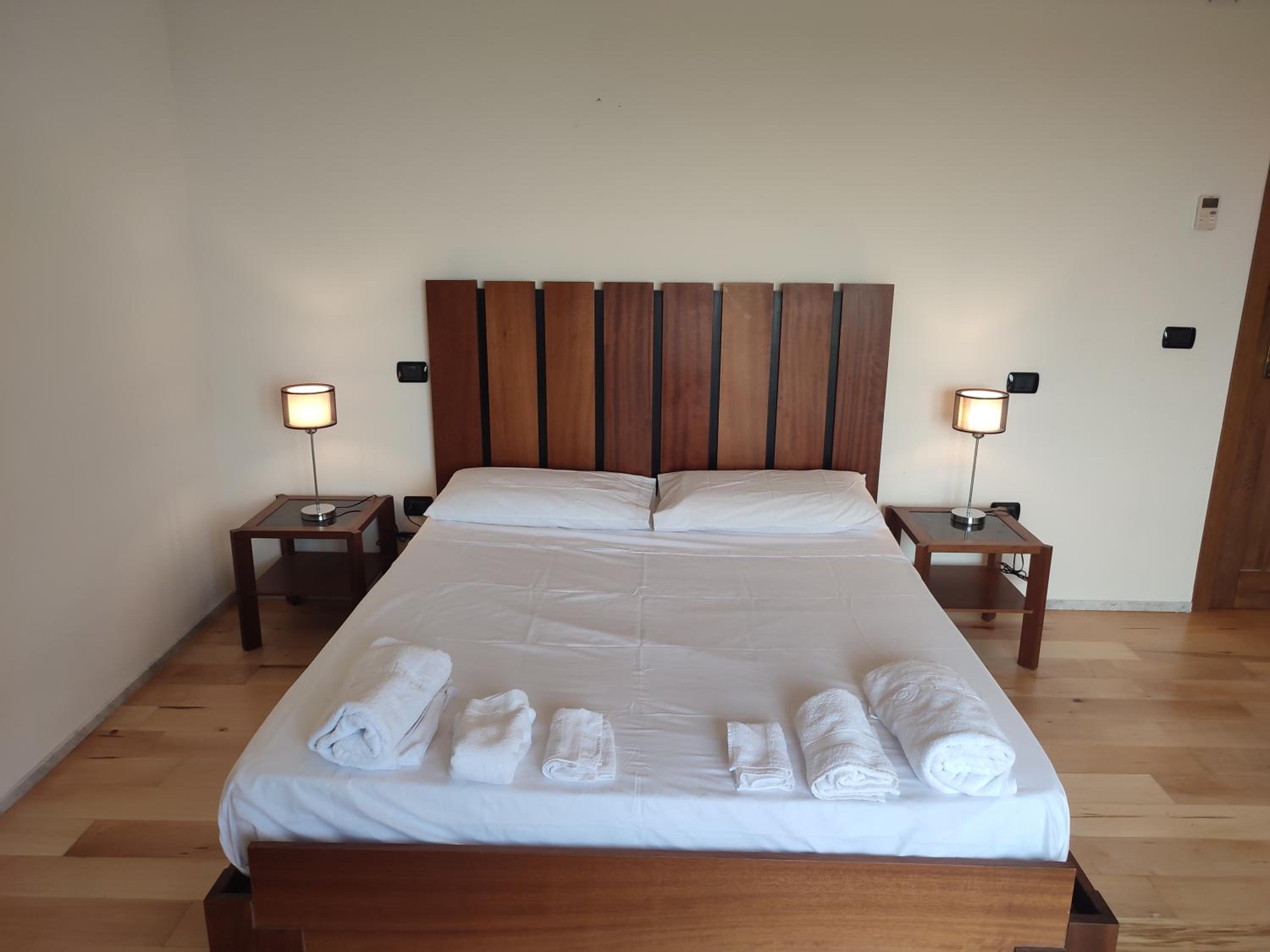 Large Double Room photo 2