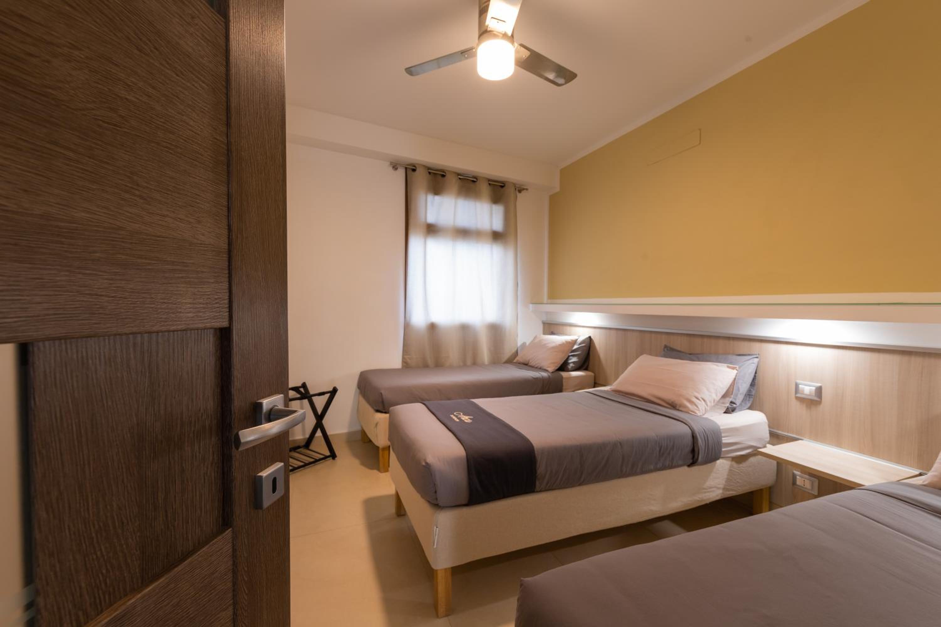 Two-Bedroom House - Photo 11