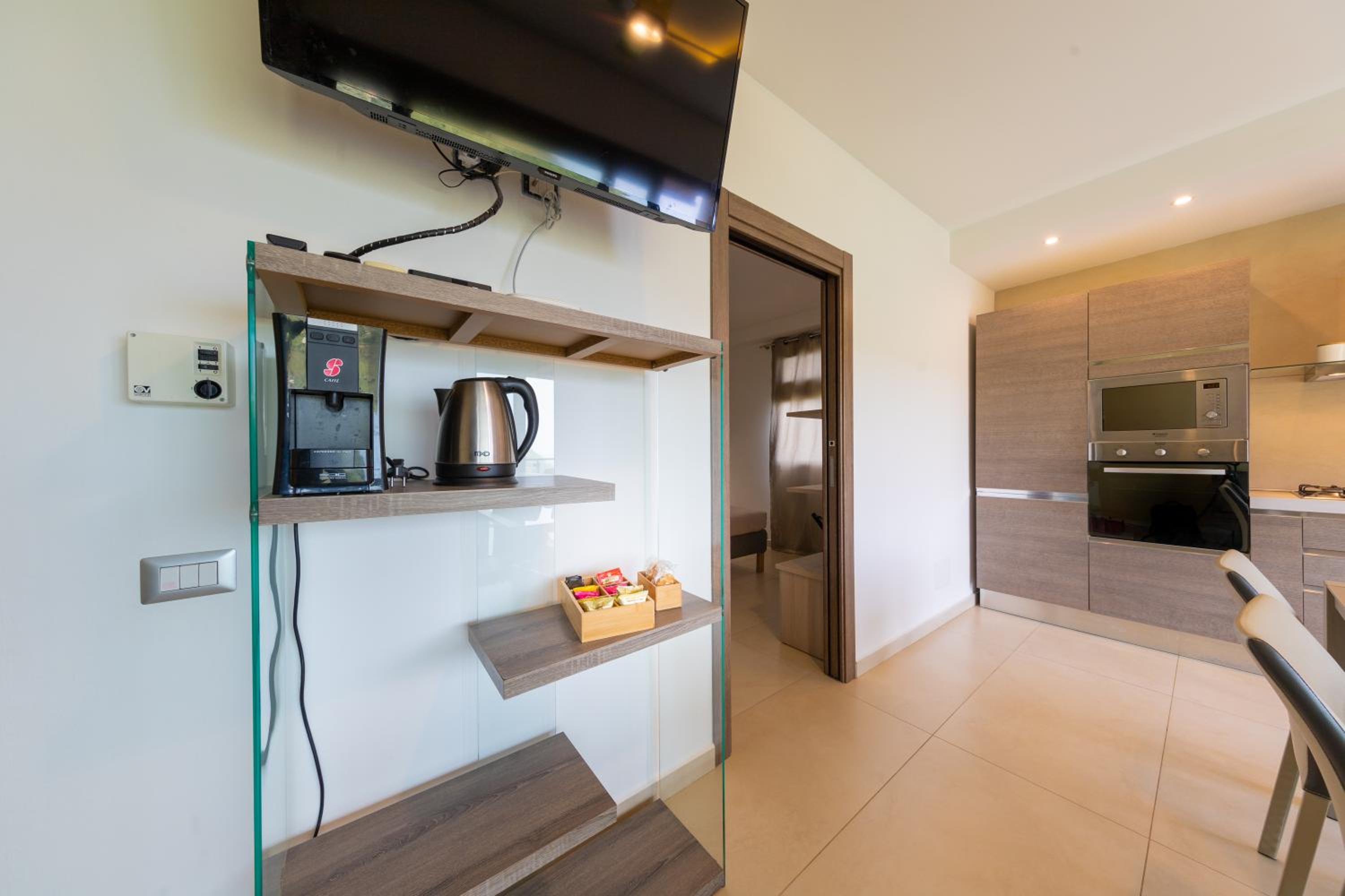 Two-Bedroom House - Photo 5