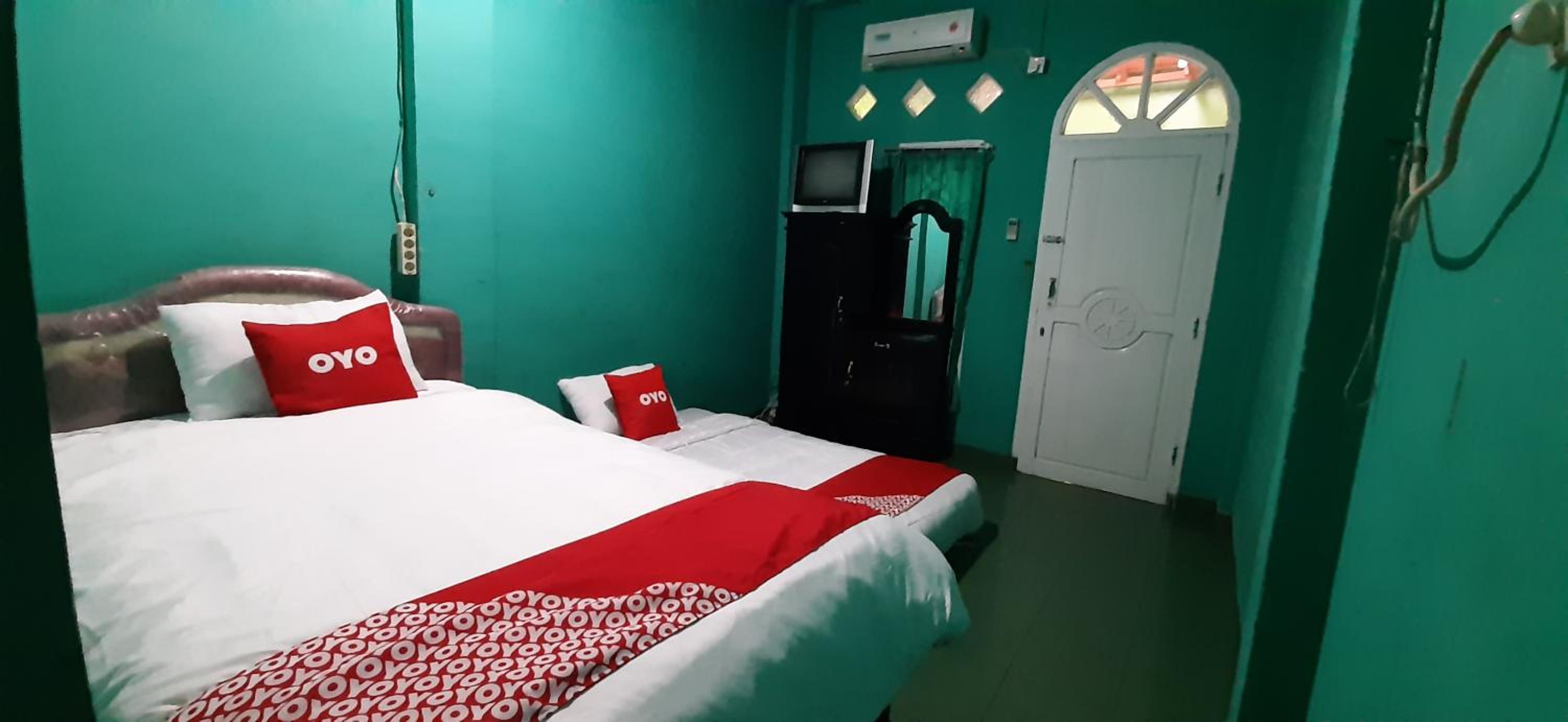 Standard Twin Room photo 2
