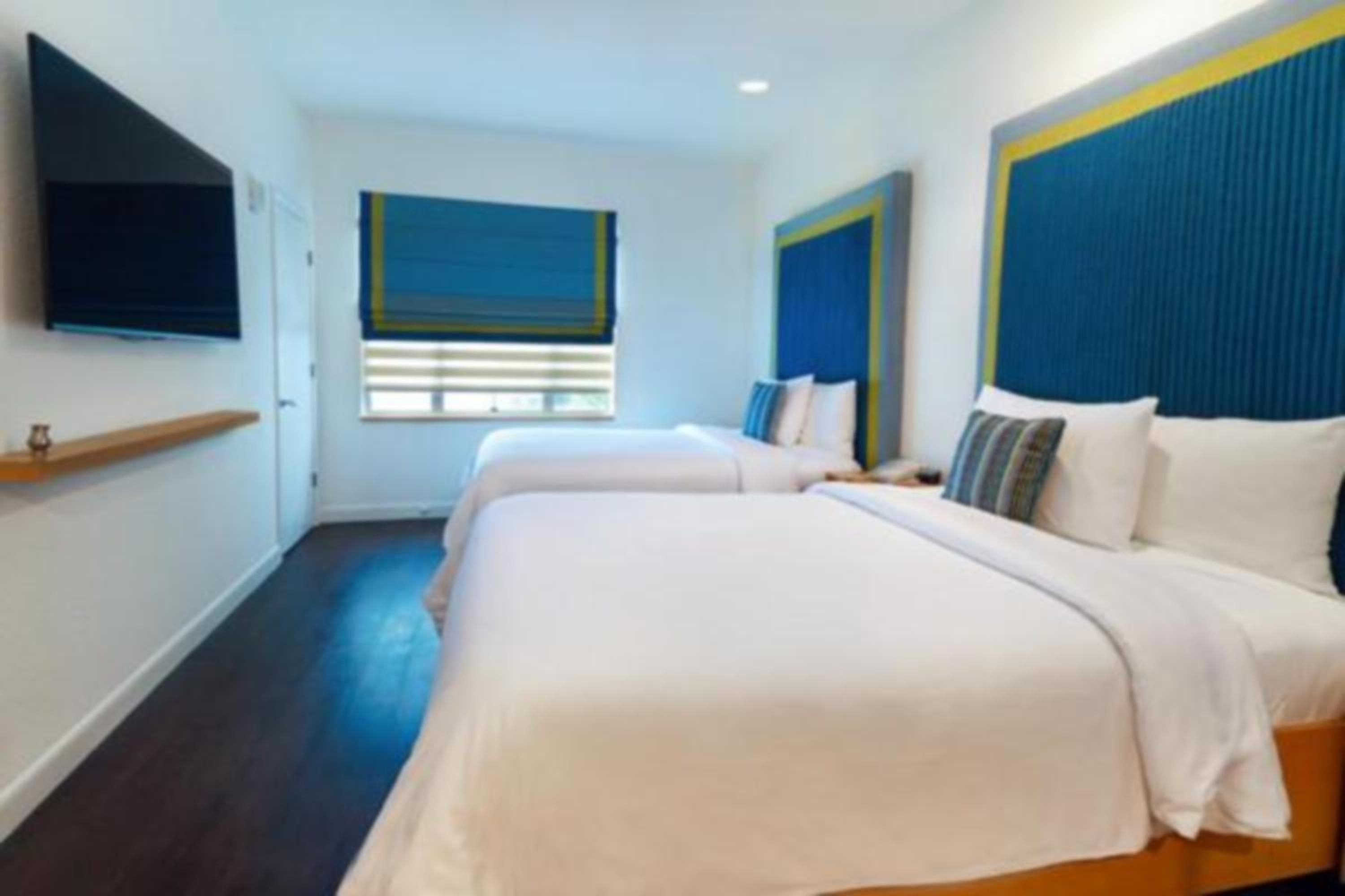 Collins Premium Suite Double - Photo 3
