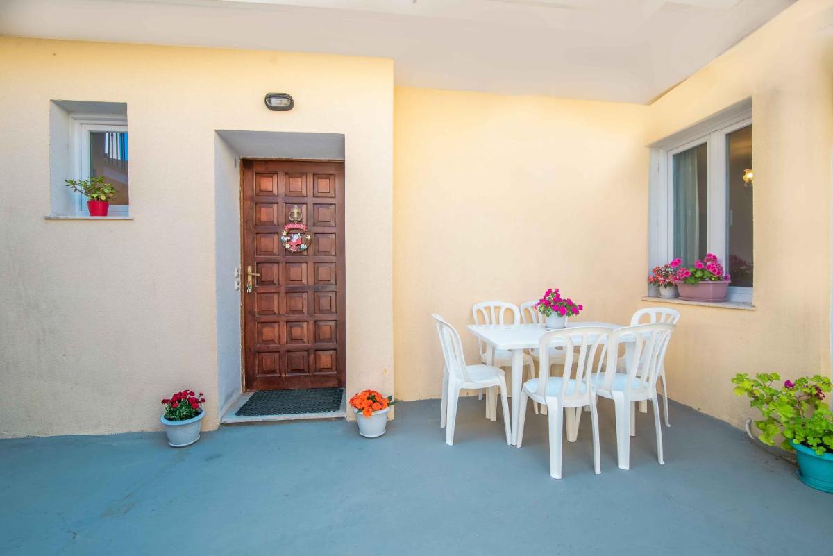 Four-Bedroom House photo 1
