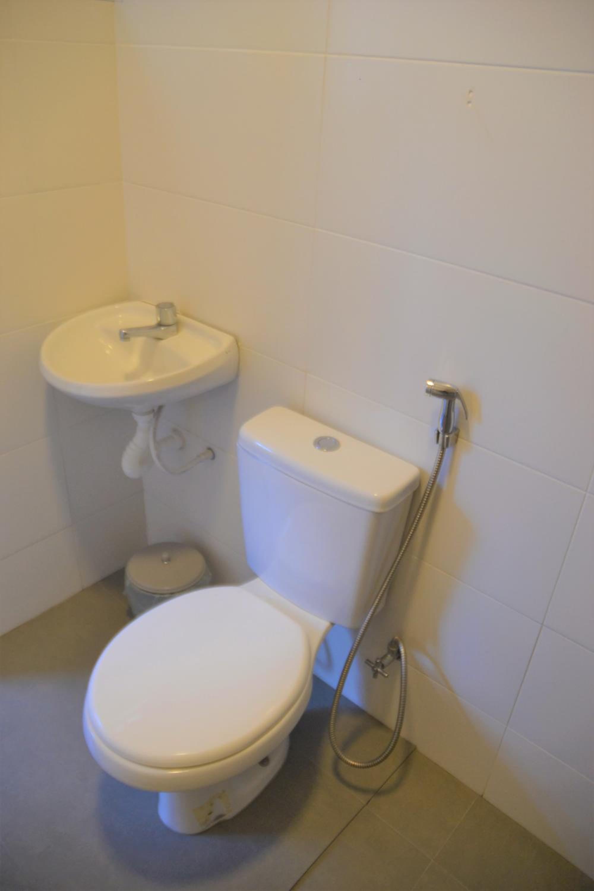 Double Room with Private Bathroom - Photo 17