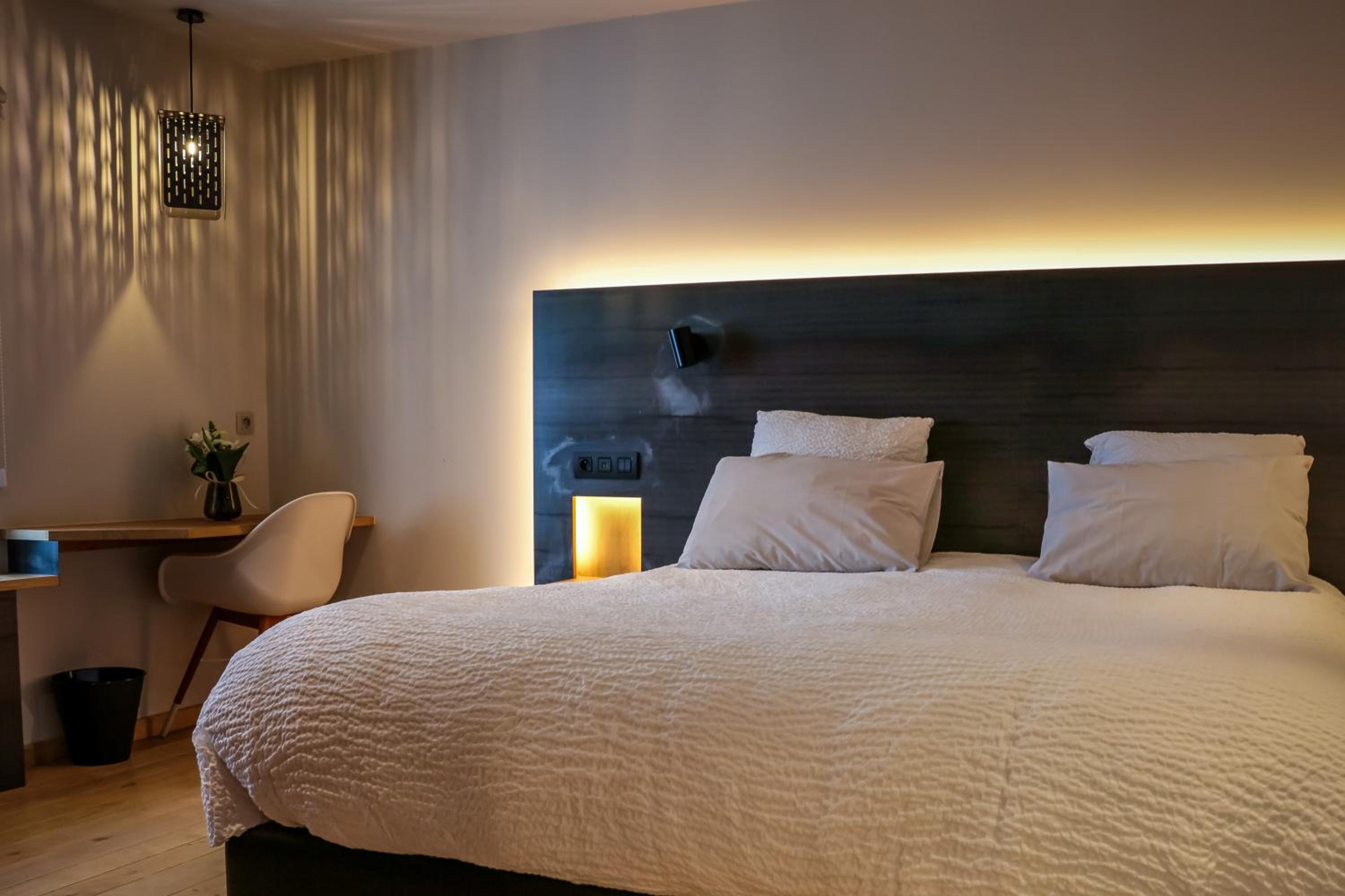 Double Room with Private Bathroom photo 2