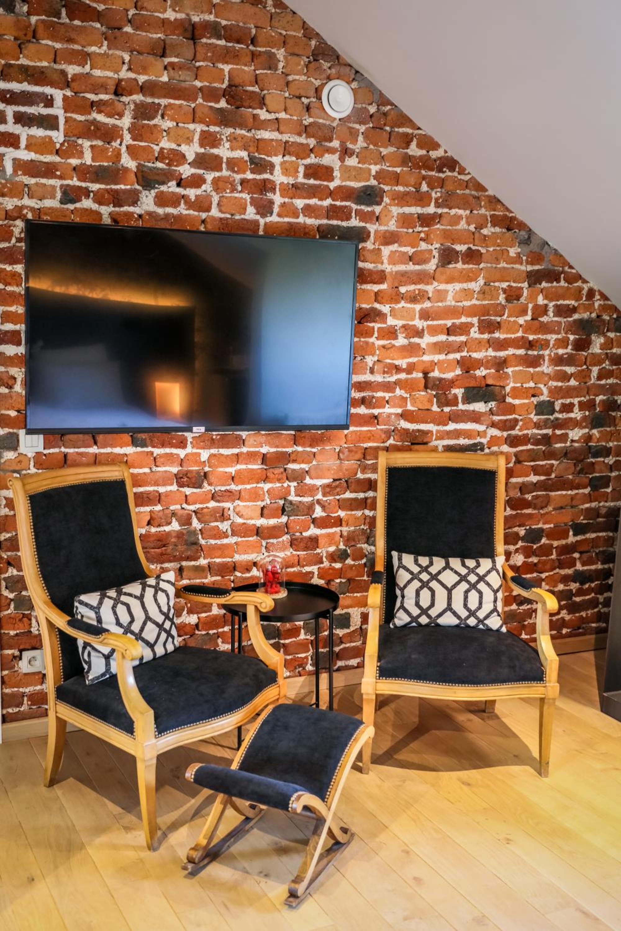 Junior Suite with Garden View - Photo 8
