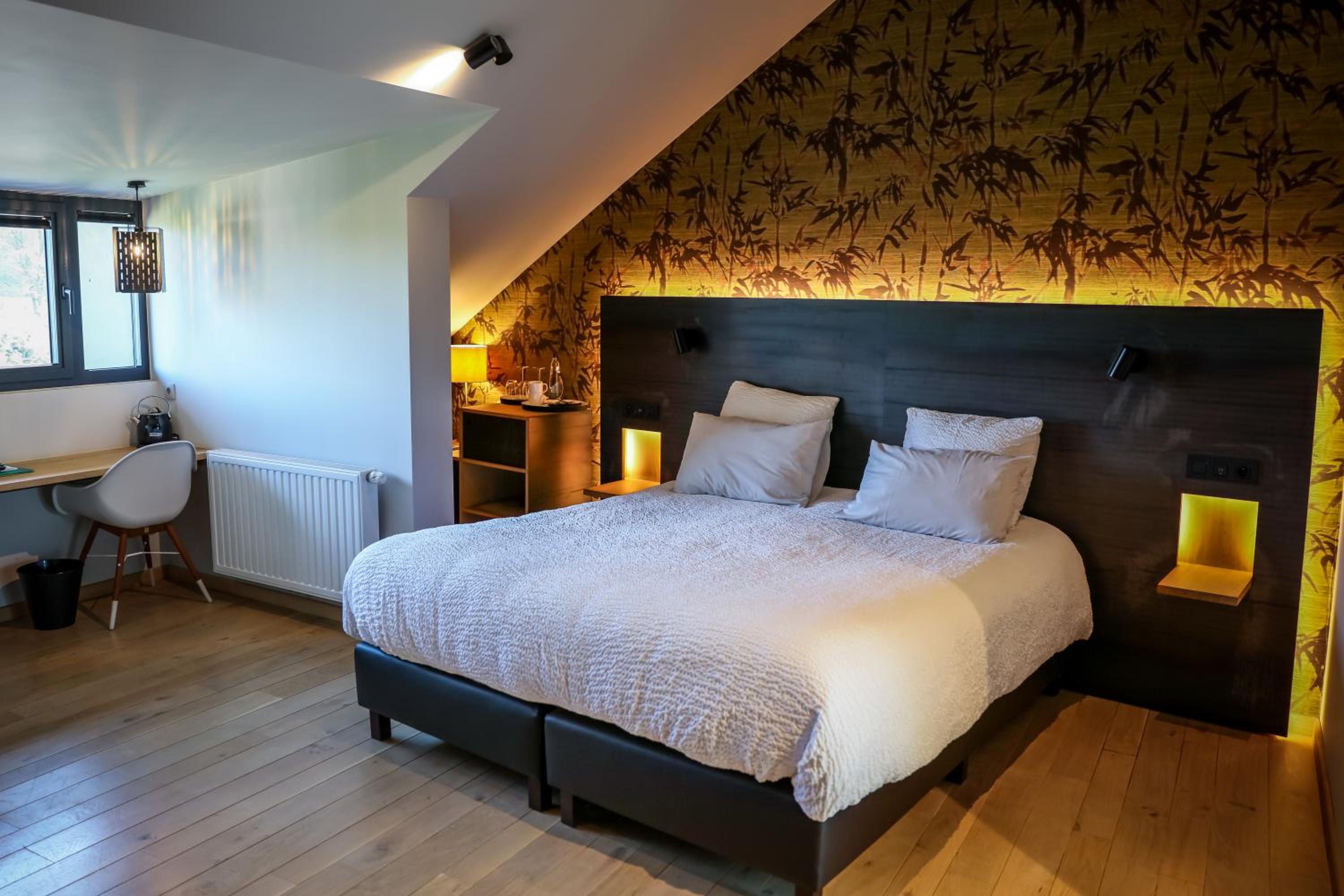 Junior Suite with Garden View - Photo 6