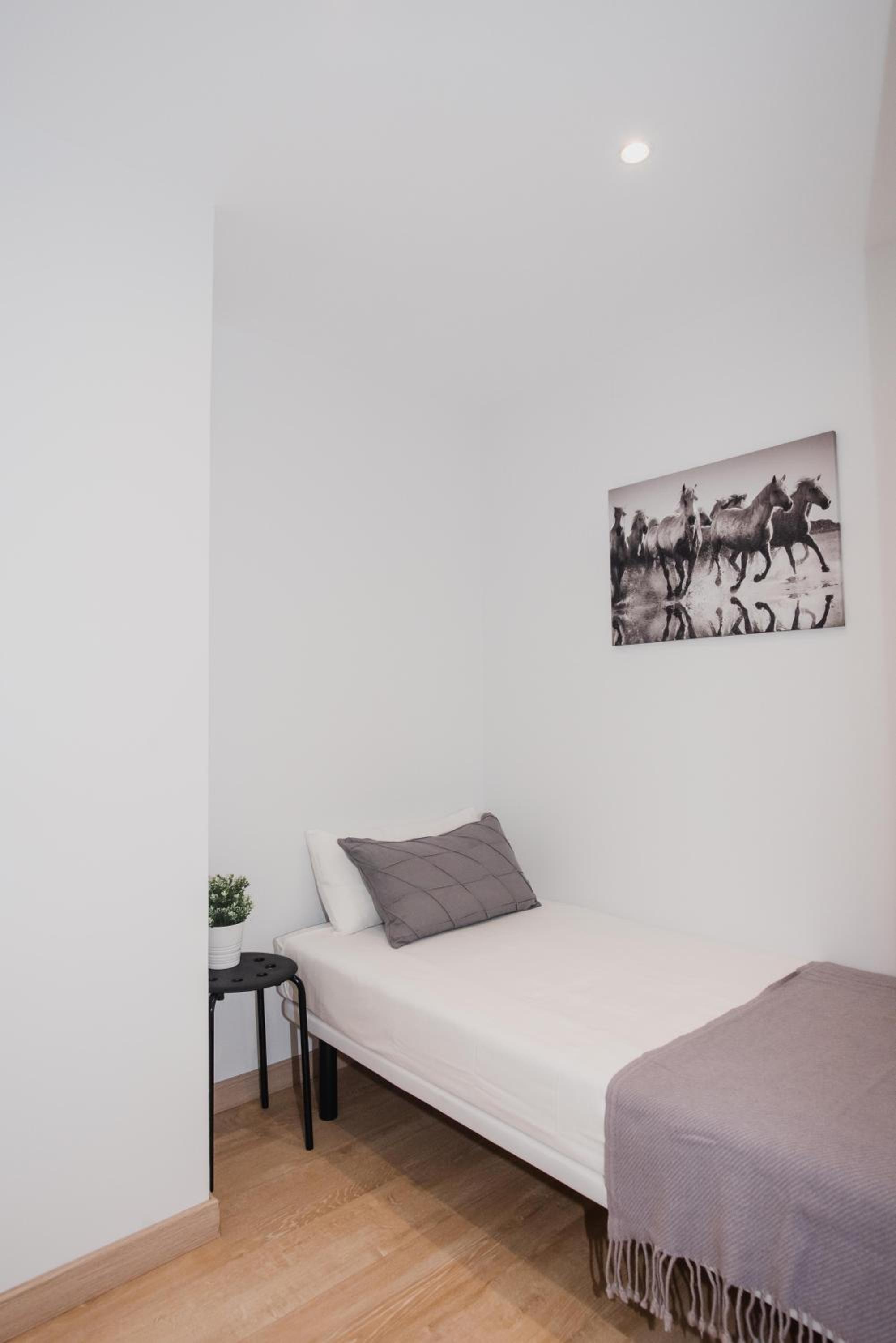 Two-Bedroom Apartment - Photo 8