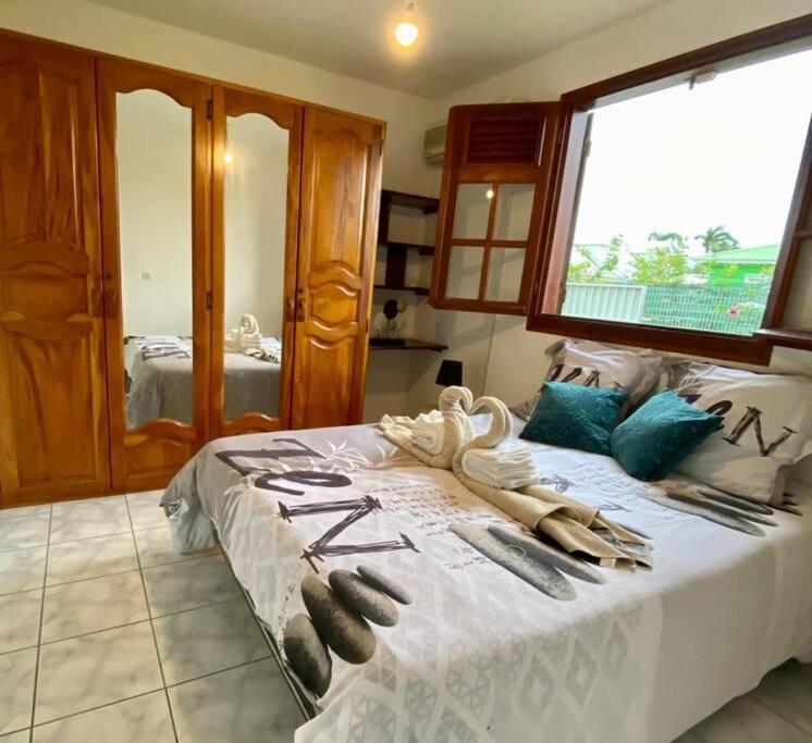 Four-Bedroom House photo 1