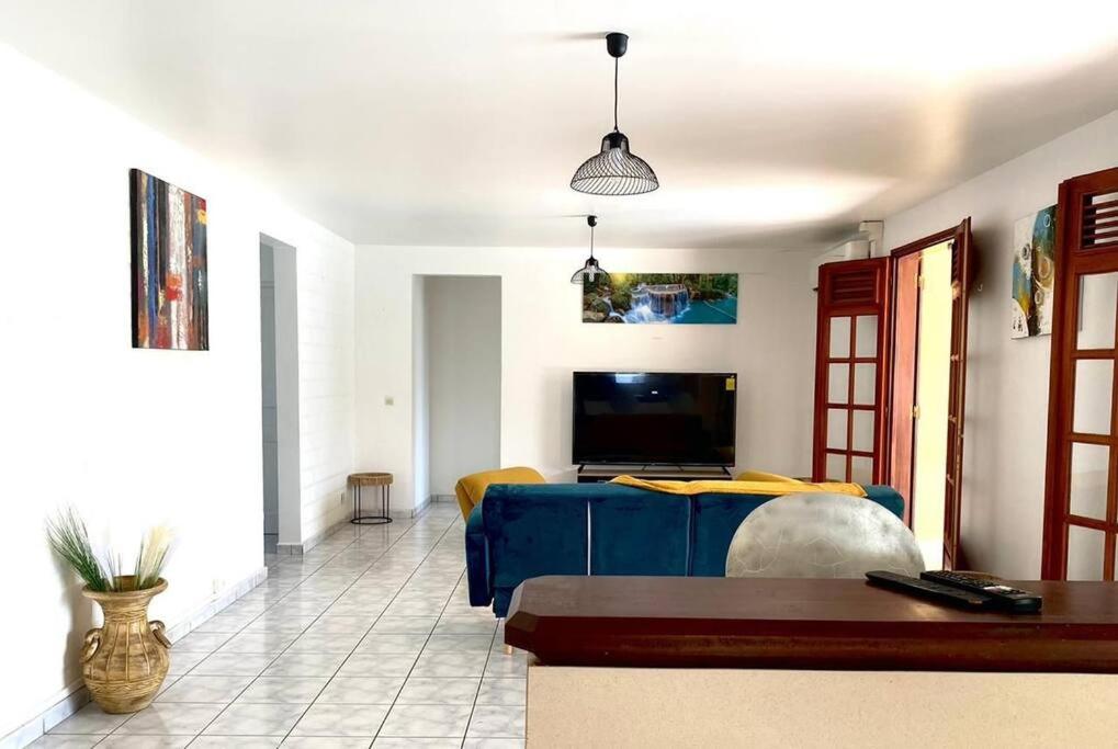 Four-Bedroom House photo 2